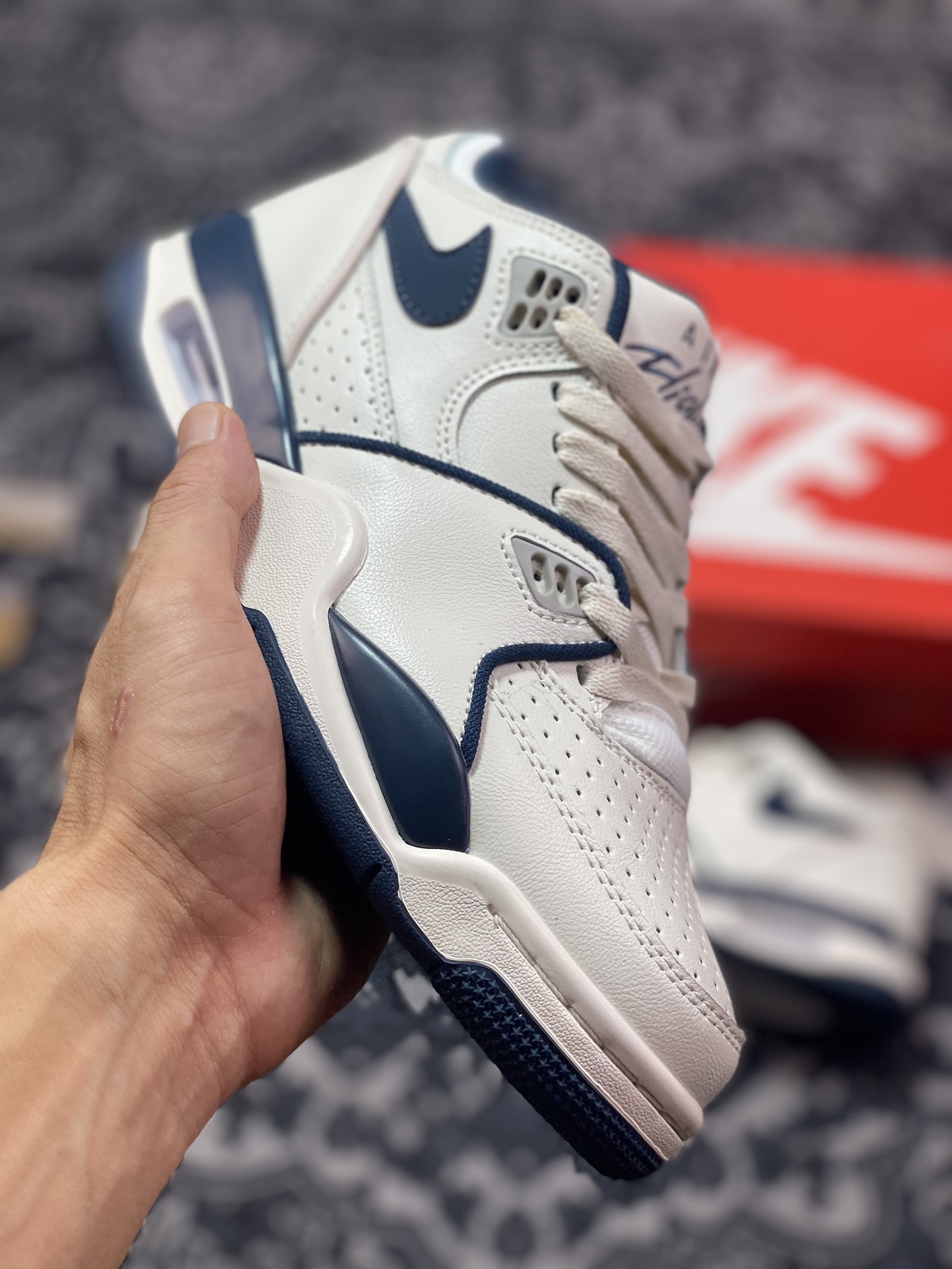 耐克Nike Air Flight 89”Sail/Navy Armory”飞行兄弟89系列中帮篮球鞋“皮革米白藏蓝”FQ8256-001