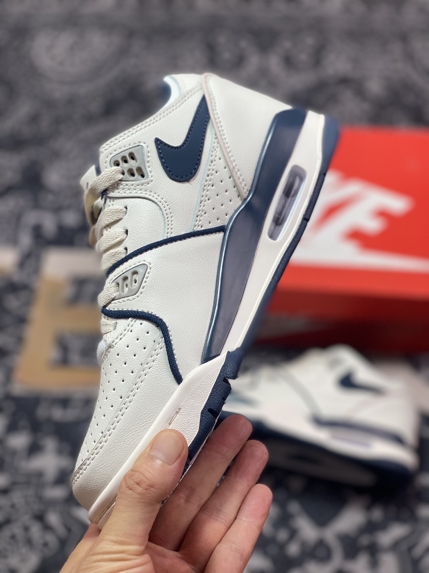 耐克Nike Air Flight 89”Sail/Navy Armory”飞行兄弟89系列中帮篮球鞋“皮革米白藏蓝”FQ8256-001