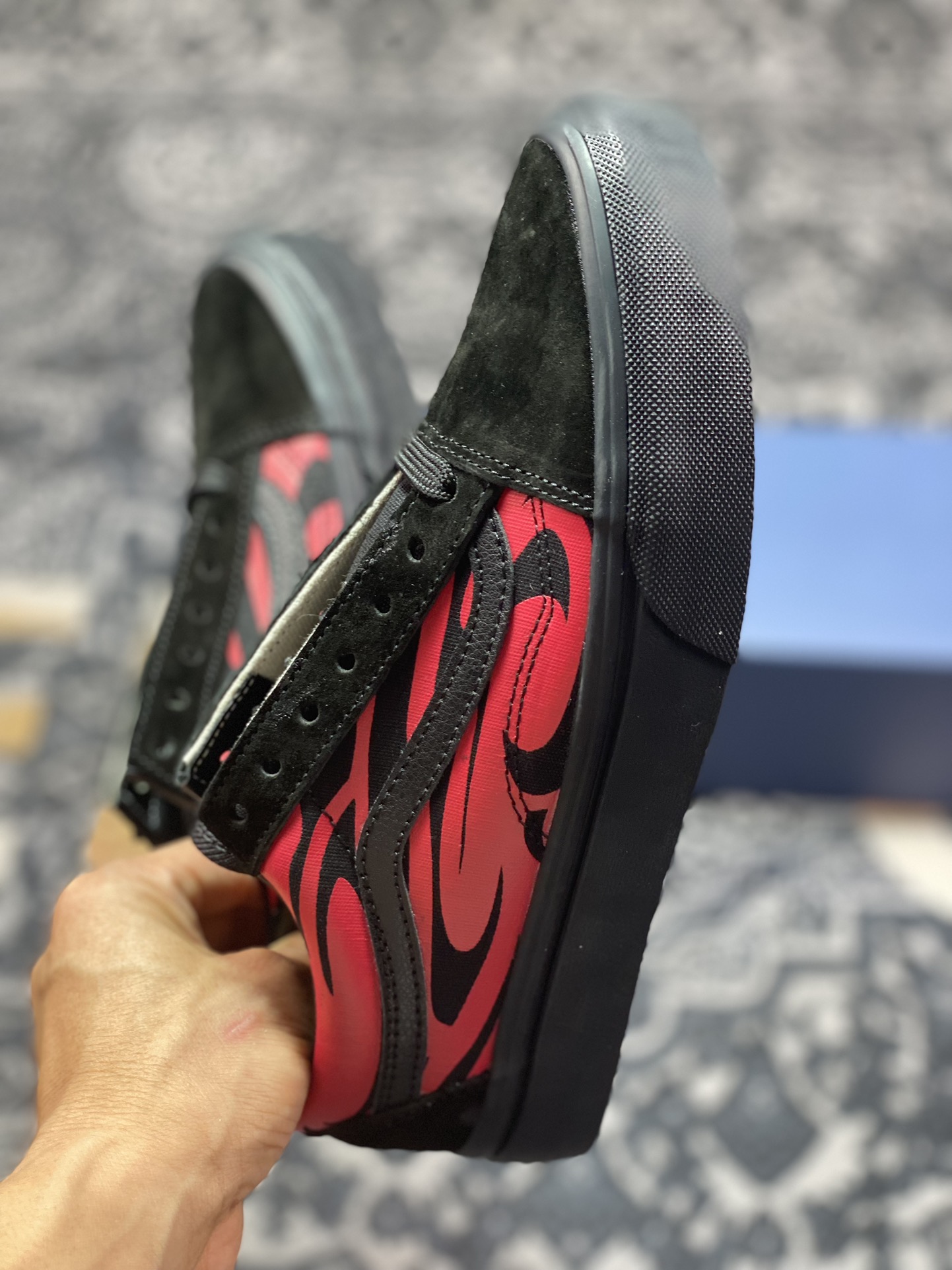 Vans Old Skool 黑红火焰 舒适百搭 防滑减震 休闲硫化板鞋 VN000D56458