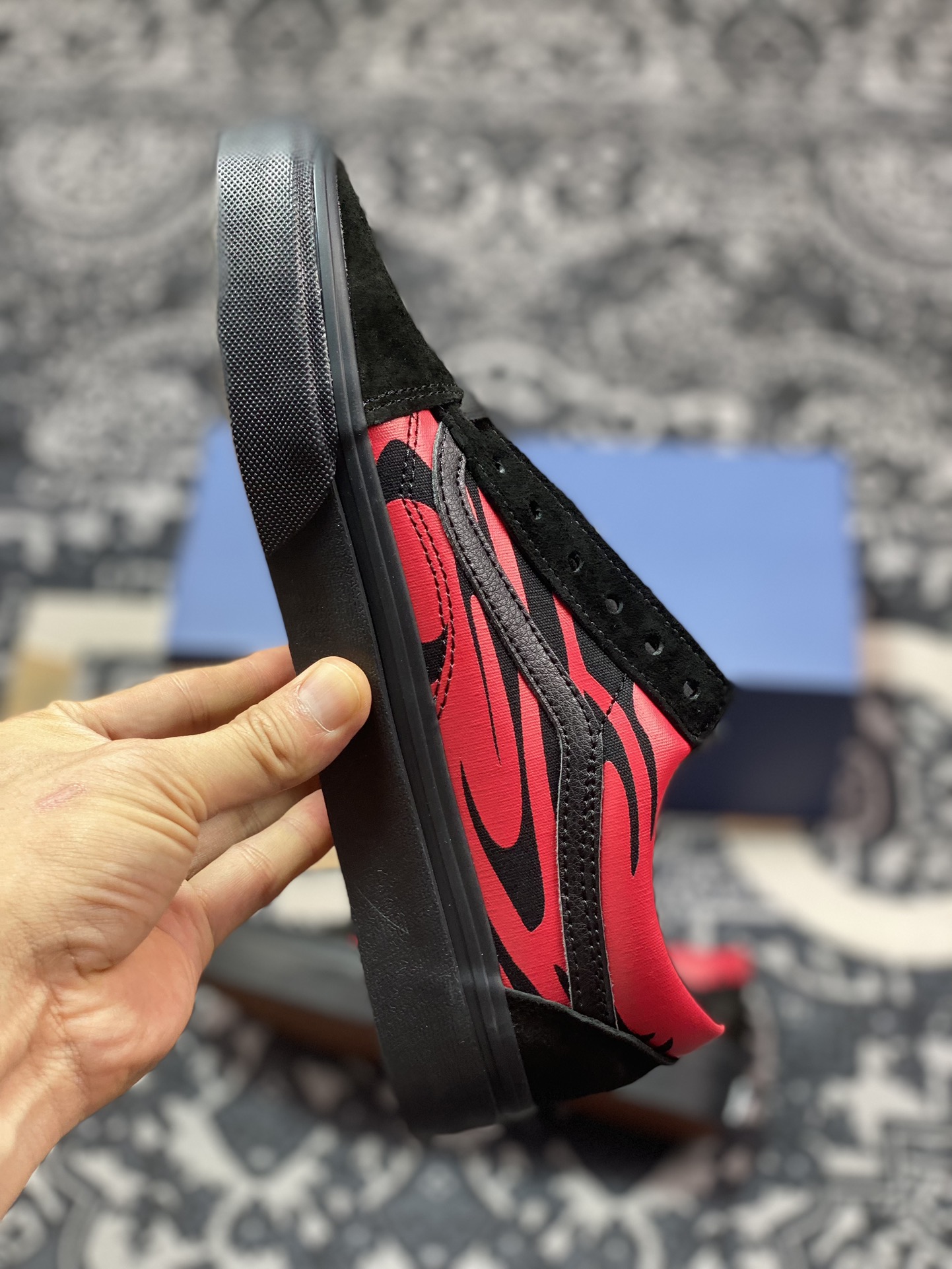 Vans Old Skool 黑红火焰 舒适百搭 防滑减震 休闲硫化板鞋 VN000D56458