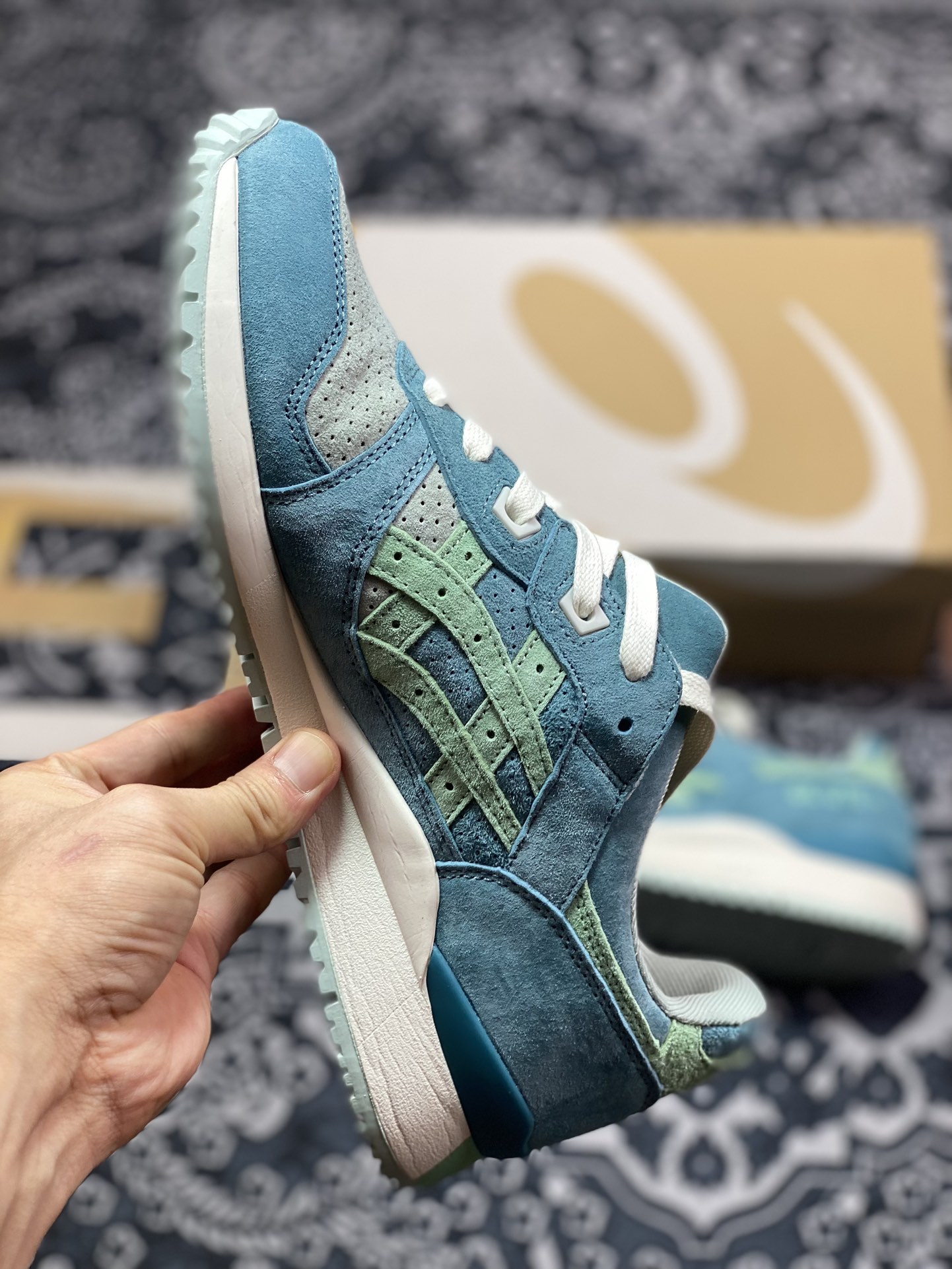 原装级别 Asics 亚瑟士 GEL-LYTE III OG 复古低帮运动休闲跑步鞋 1201A164-300