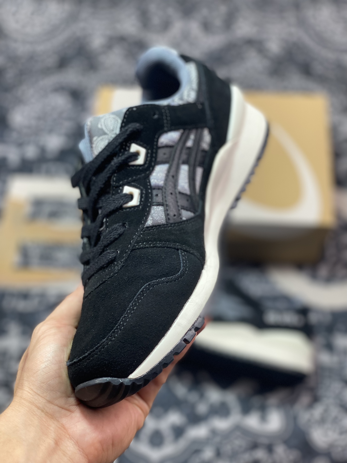 原装级别 Asics 亚瑟士 GEL-LYTE III OG 复古低帮运动休闲跑步鞋 1201A318-001