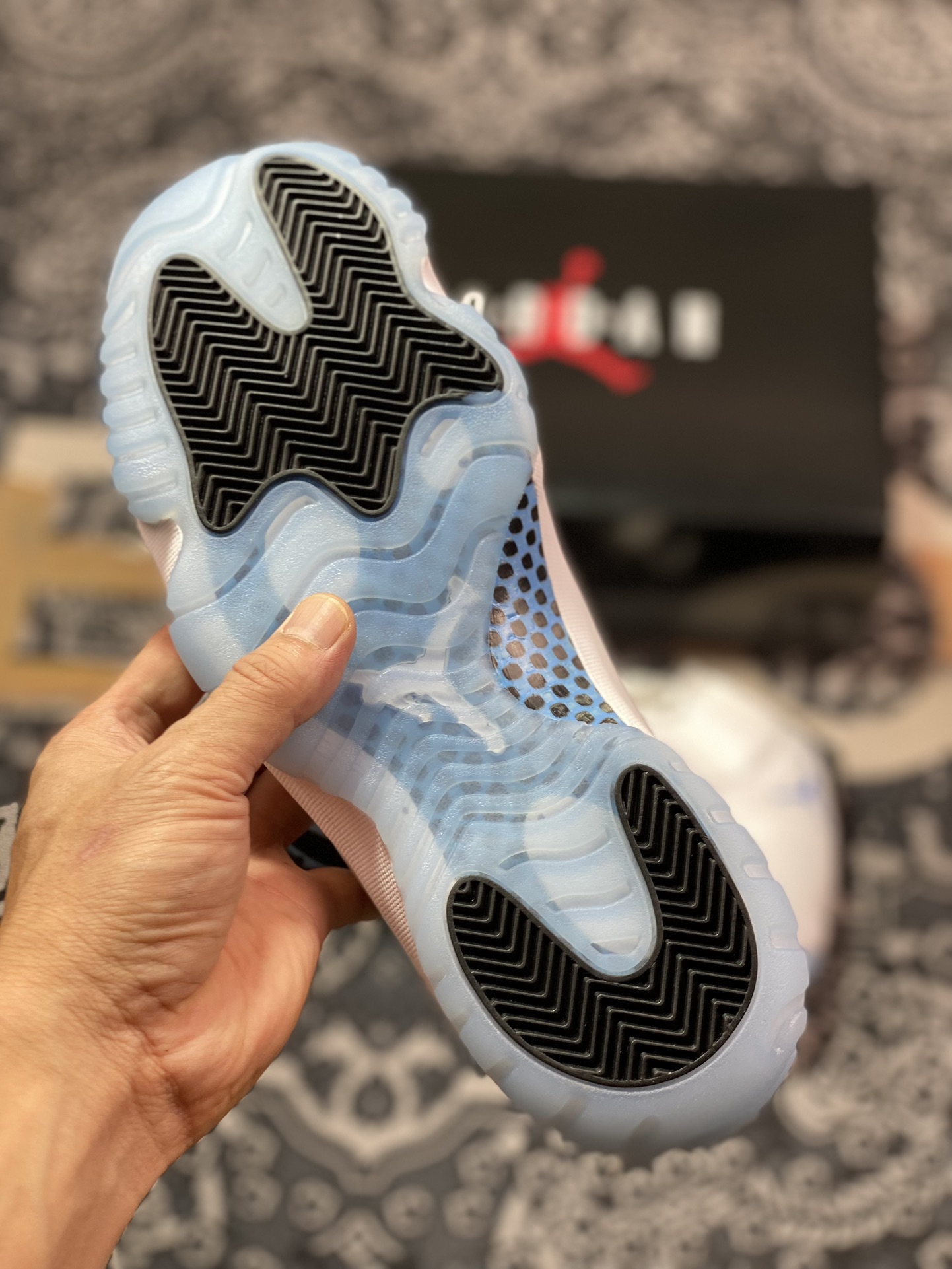 优选 原装级别Y3 Air Jordan 11 2024 复刻传奇蓝 CT8012-104