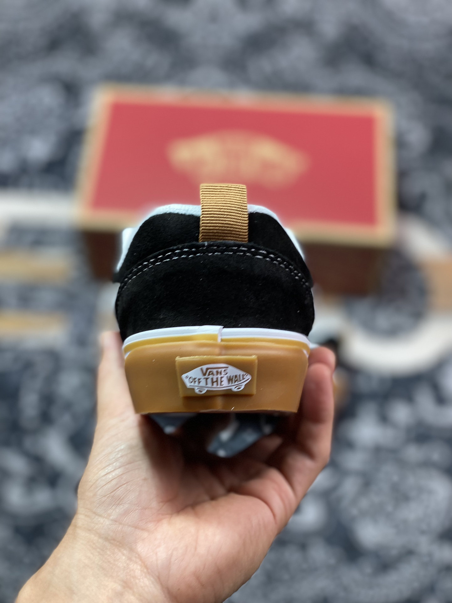 Vans Knu Skool 黑生胶 肥胖版立体大Logo 加厚鞋舌 低帮复古休闲硫化面包鞋