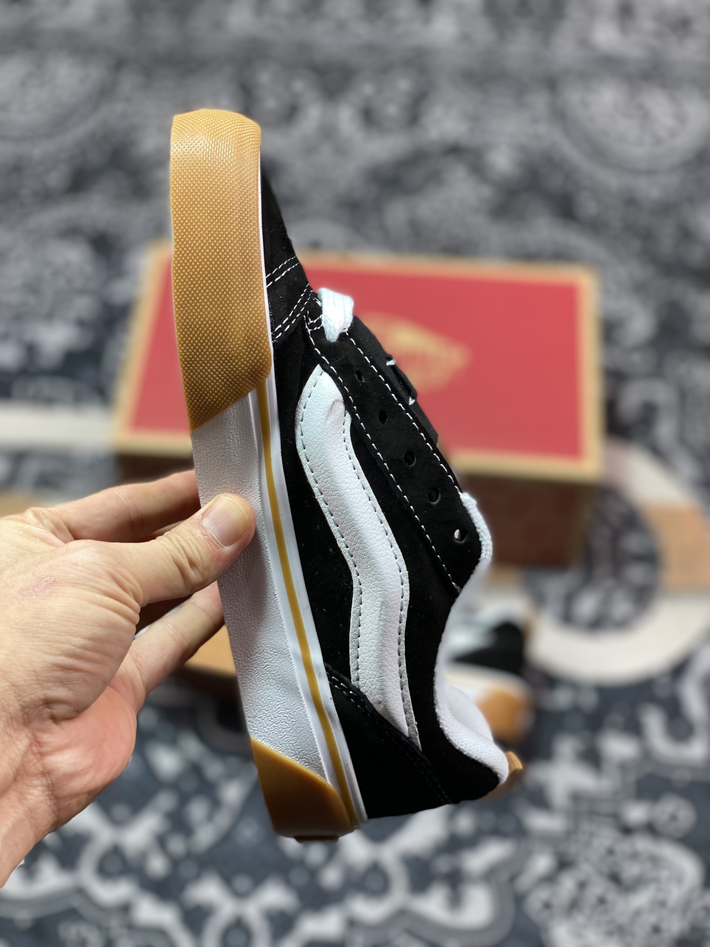 Vans Knu Skool 黑生胶 肥胖版立体大Logo 加厚鞋舌 低帮复古休闲硫化面包鞋