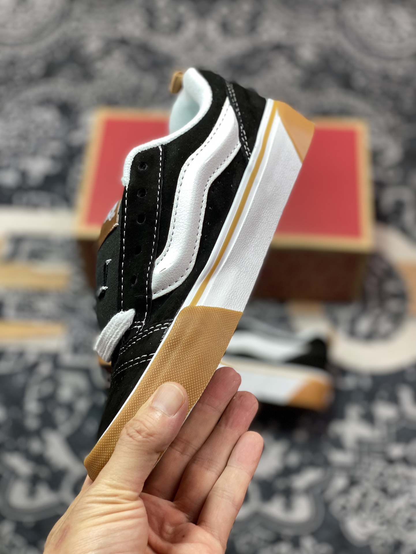 Vans Knu Skool 黑生胶 肥胖版立体大Logo 加厚鞋舌 低帮复古休闲硫化面包鞋