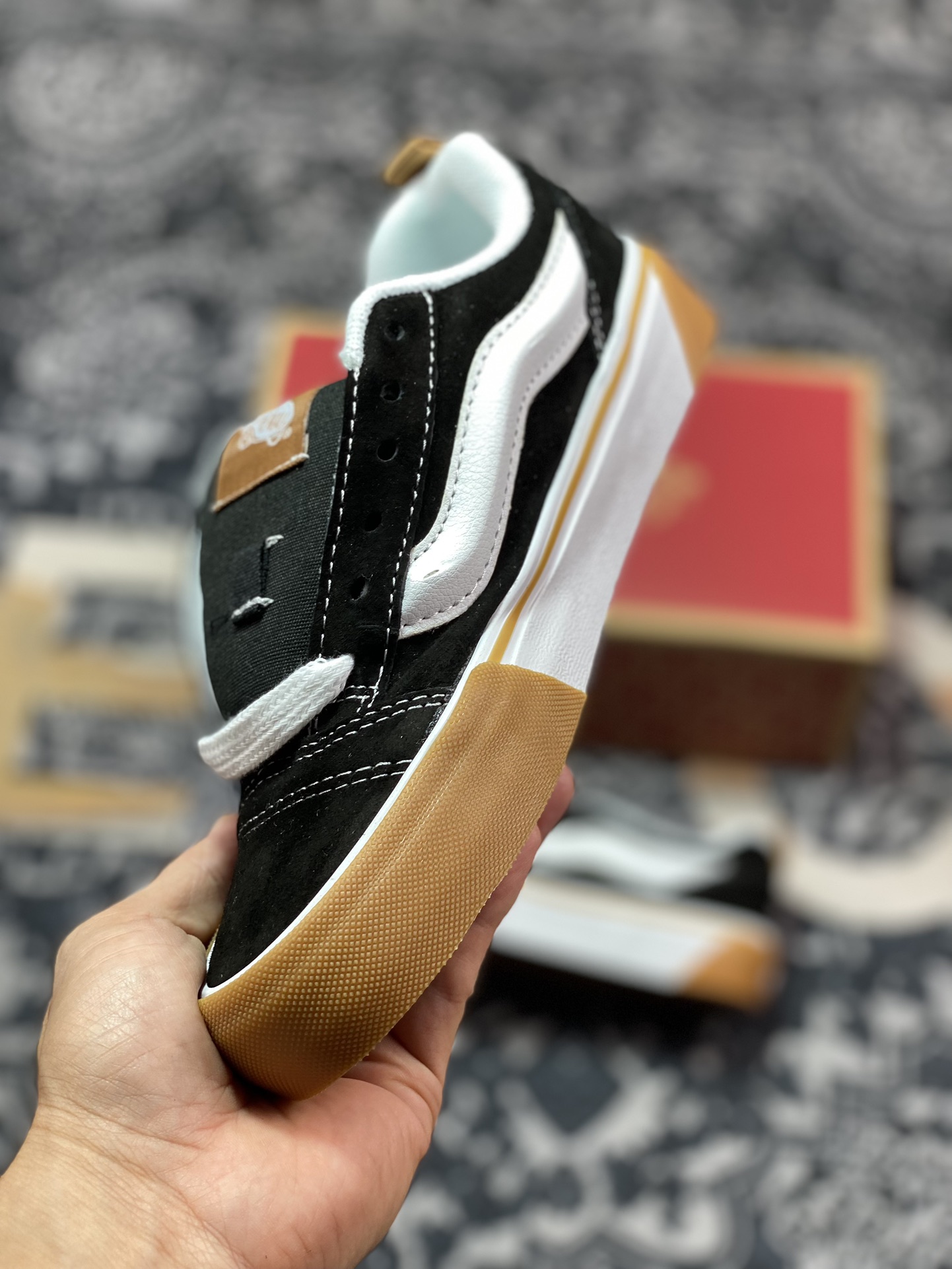 Vans Knu Skool 黑生胶 肥胖版立体大Logo 加厚鞋舌 低帮复古休闲硫化面包鞋