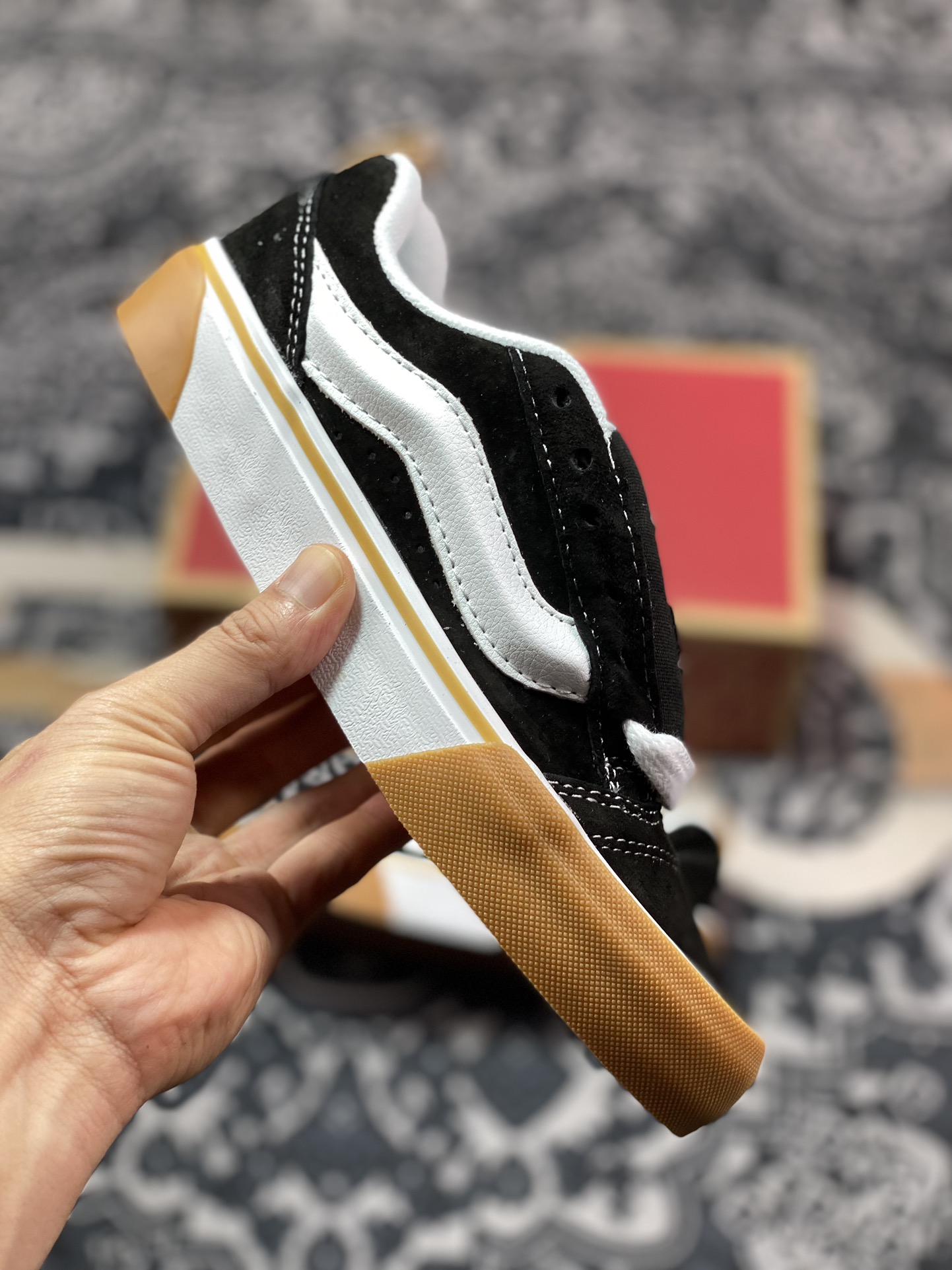 Vans Knu Skool 黑生胶 肥胖版立体大Logo 加厚鞋舌 低帮复古休闲硫化面包鞋