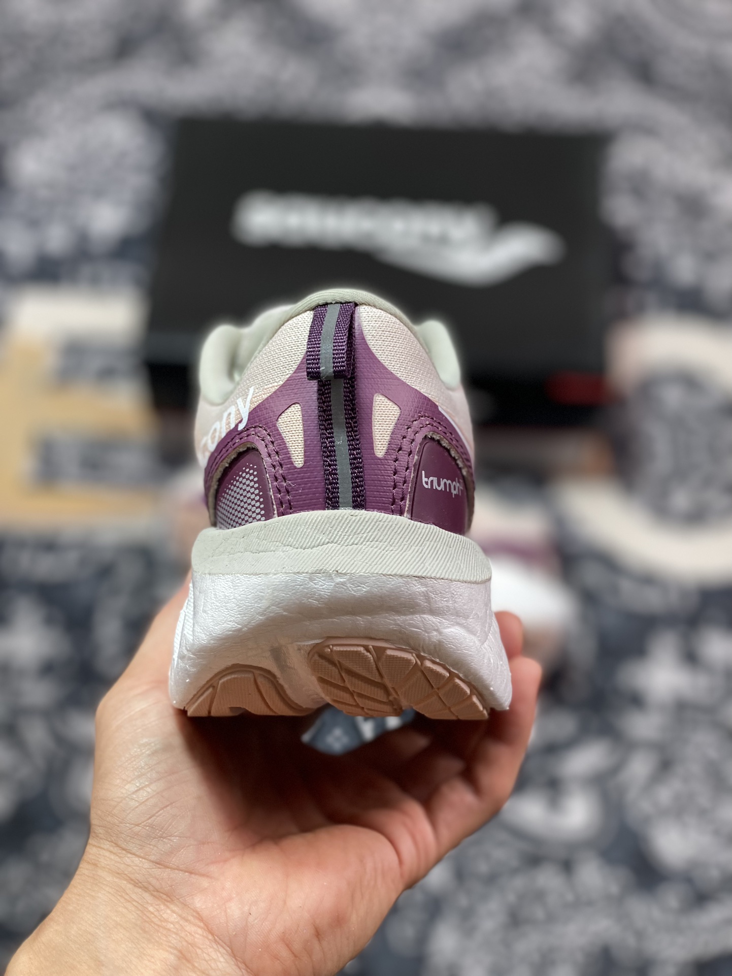 Saucony Triumph 22 胜利22代系列低帮慢跑鞋“针织淡粉暗紫”S10964-240