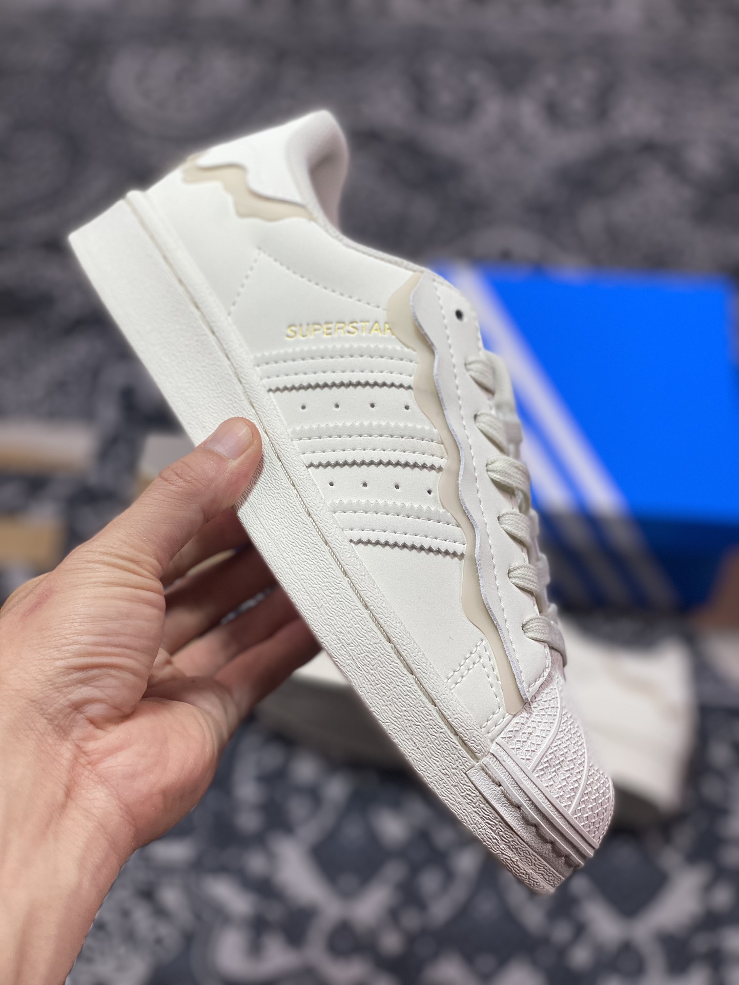 /三叶草Adidas Originals Superstar”Milk White/Lace”贝壳头系列低帮板鞋“皮革奶白花边雪糕”GW4441