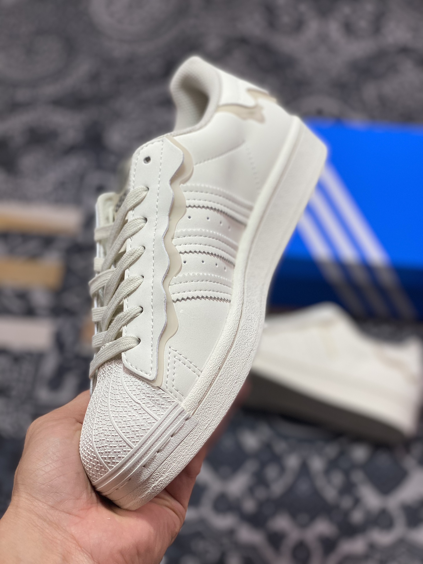 /三叶草Adidas Originals Superstar”Milk White/Lace”贝壳头系列低帮板鞋“皮革奶白花边雪糕”GW4441