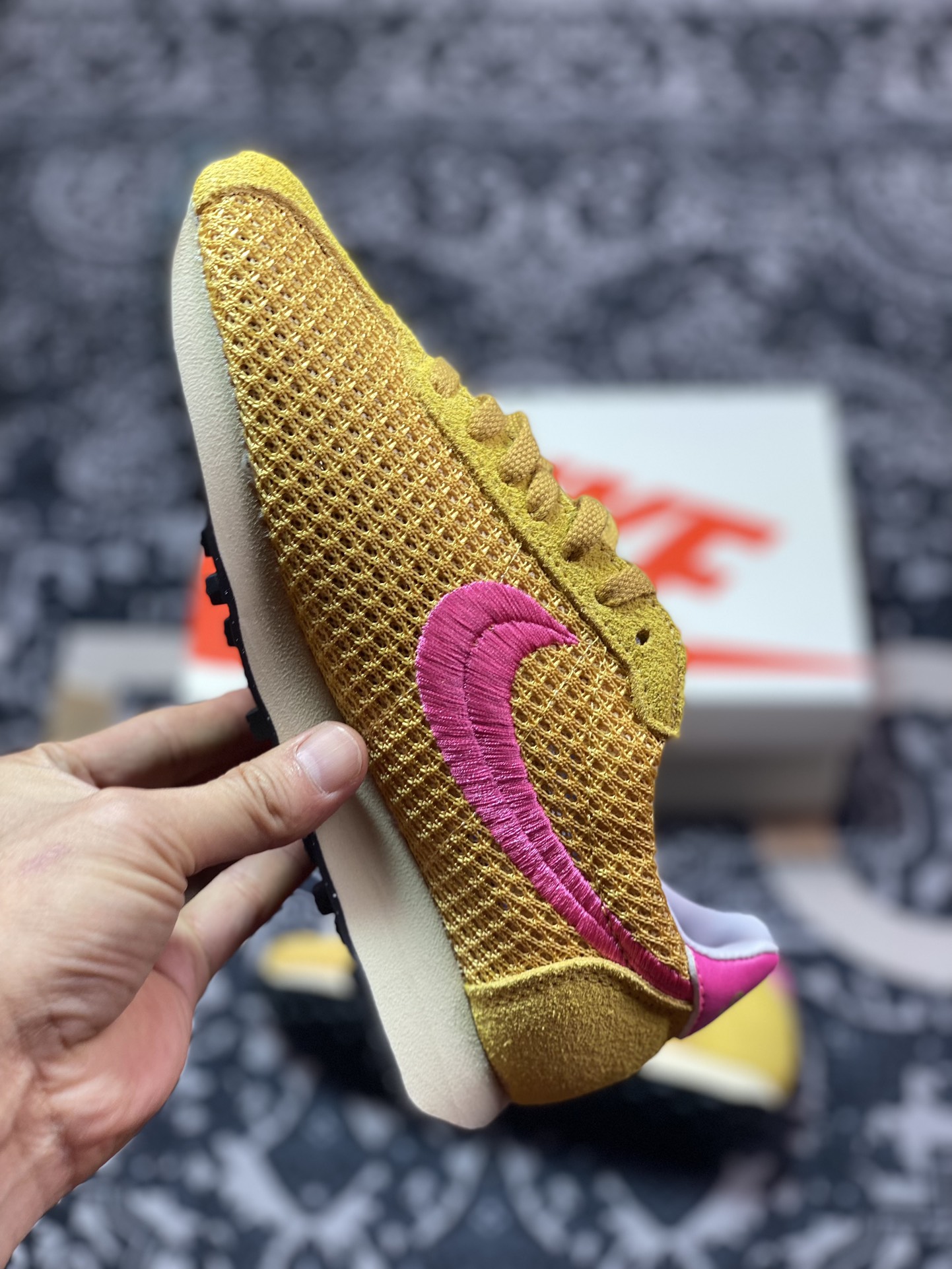 斯图西/Stüssy x Nike LD-1000 SP”Sanded Gold”华夫一代慢跑鞋“联名沙地金黄骚粉电绣钩子”FQ5369-700