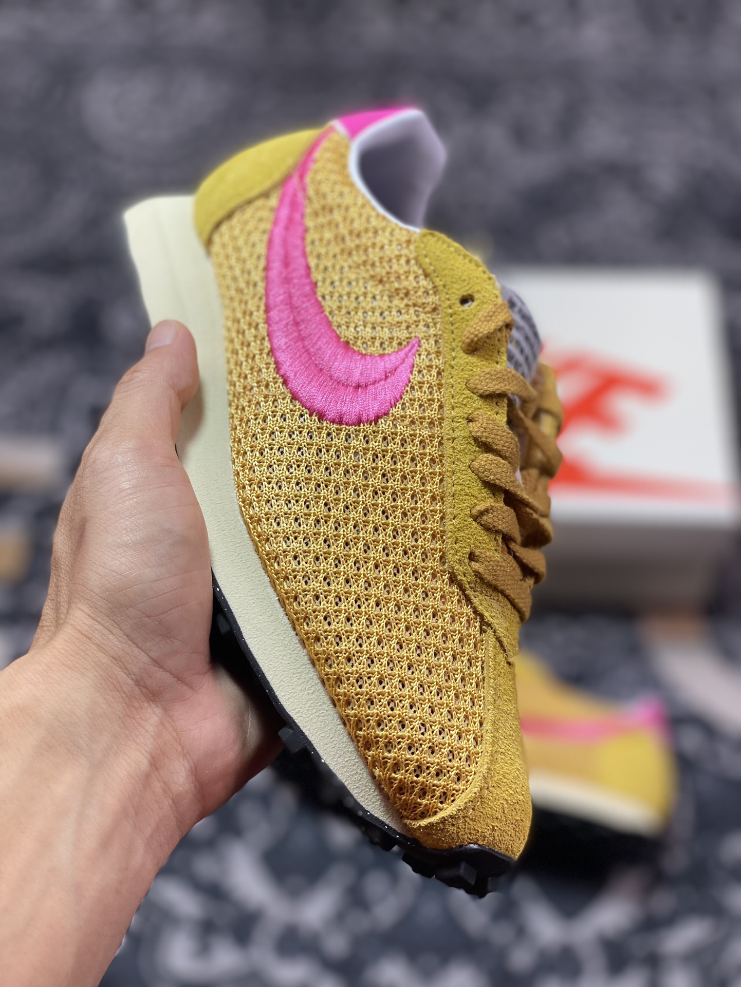 斯图西/Stüssy x Nike LD-1000 SP”Sanded Gold”华夫一代慢跑鞋“联名沙地金黄骚粉电绣钩子”FQ5369-700