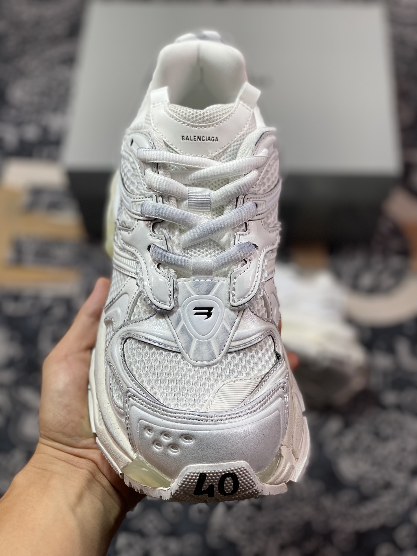 巴黎世家BALENCIAGA Runner Sneaker 3.0慢跑系列低帮慢跑鞋“解构破坏全白3.0”779066 W3RXP 9010