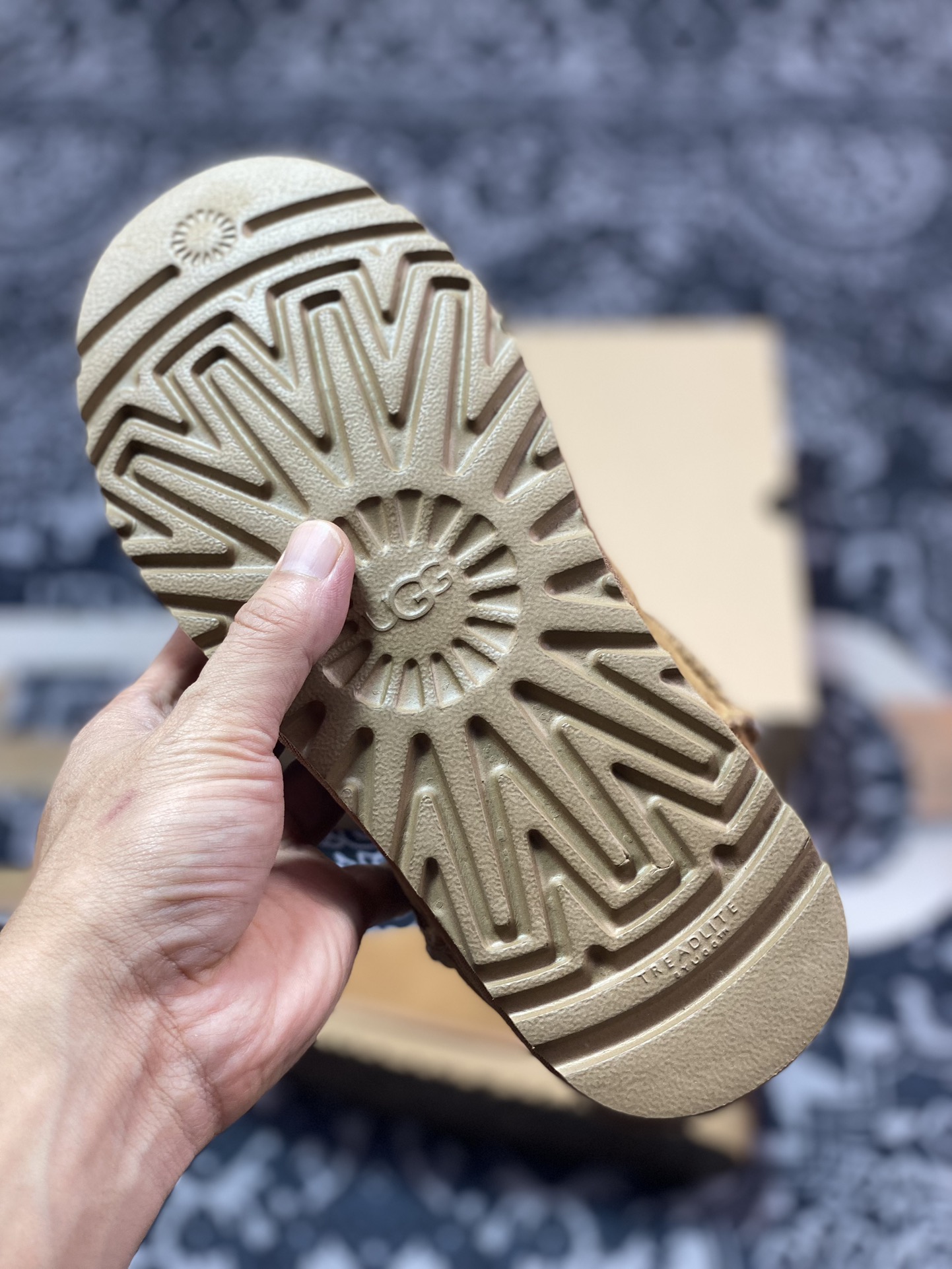 原装级别 新货UGG CLASSIC MINI 官方经典款 羊皮毛一体高品质