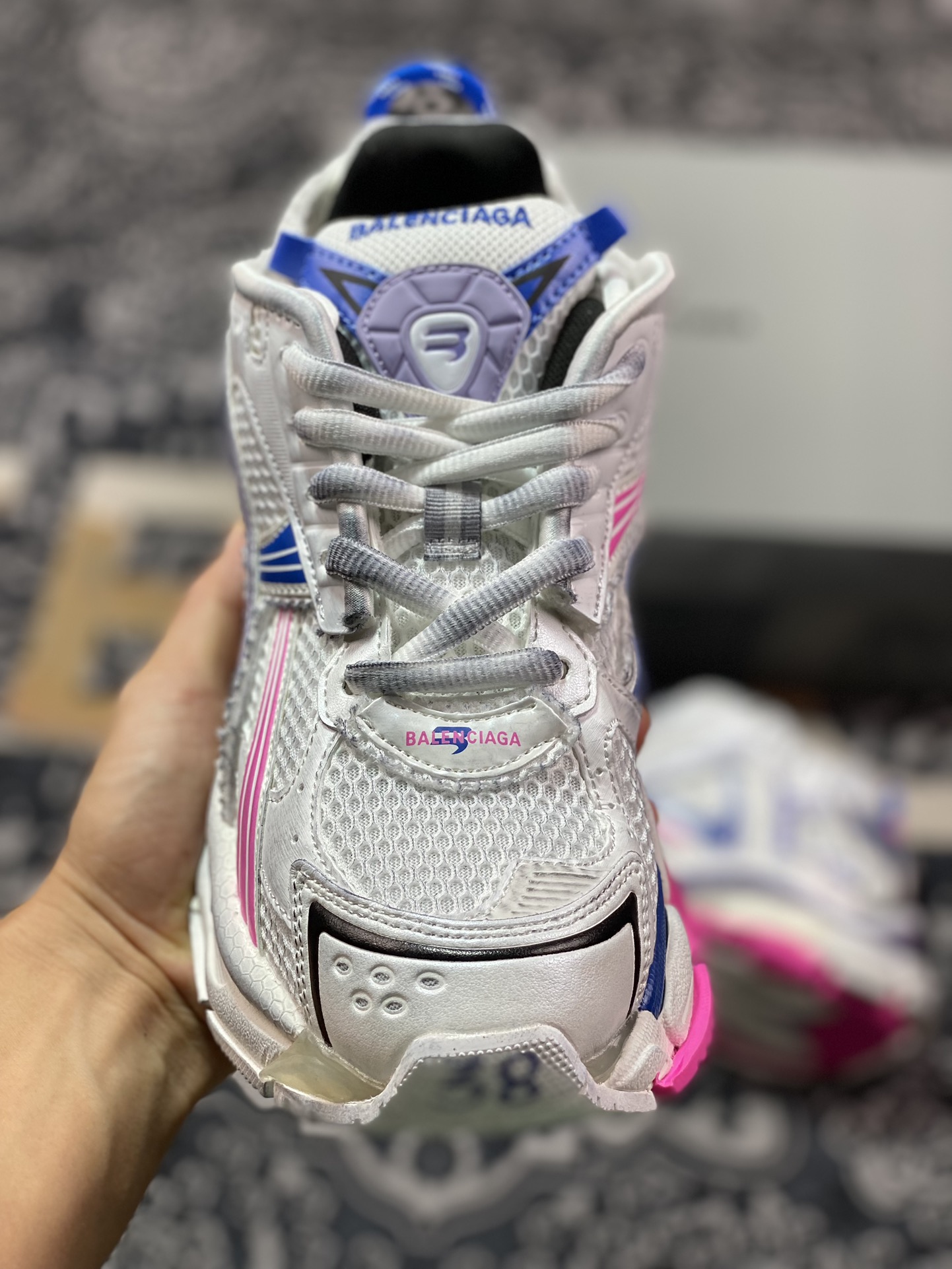 巴黎世家BALENCIAGA Runner Sneaker 2.0慢跑系列低帮慢跑鞋“2.0解构破坏白蓝粉紫”772767 W3RNY 6120