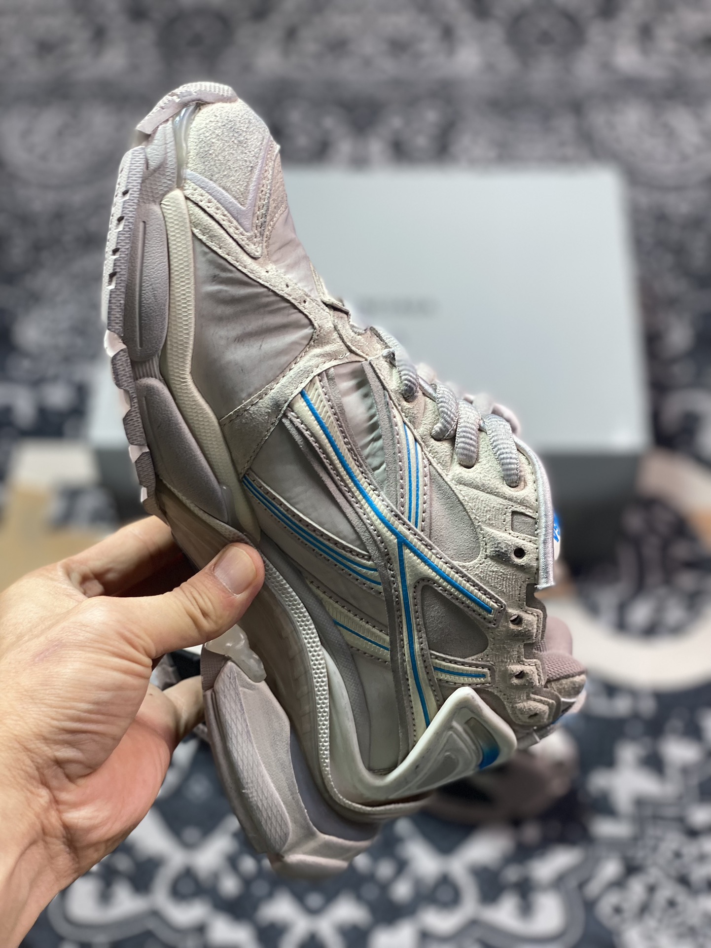 巴黎世家BALENCIAGA Runner Sneaker”Khaki/Blue”2.0慢跑鞋“2.0解构破坏卡其浅蓝”772774 W3RNY 2240