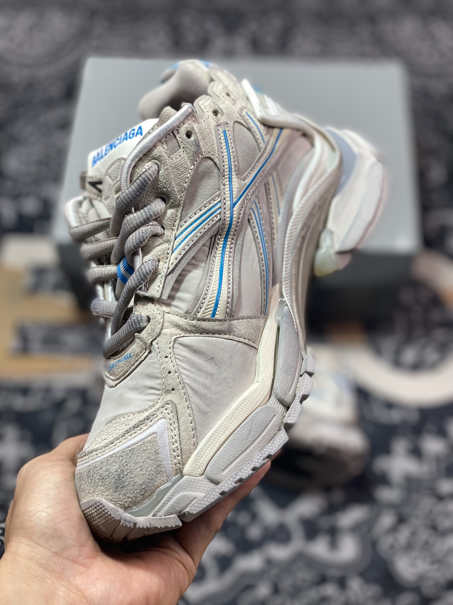 巴黎世家BALENCIAGA Runner Sneaker”Khaki/Blue”2.0慢跑鞋“2.0解构破坏卡其浅蓝”772774 W3RNY 2240