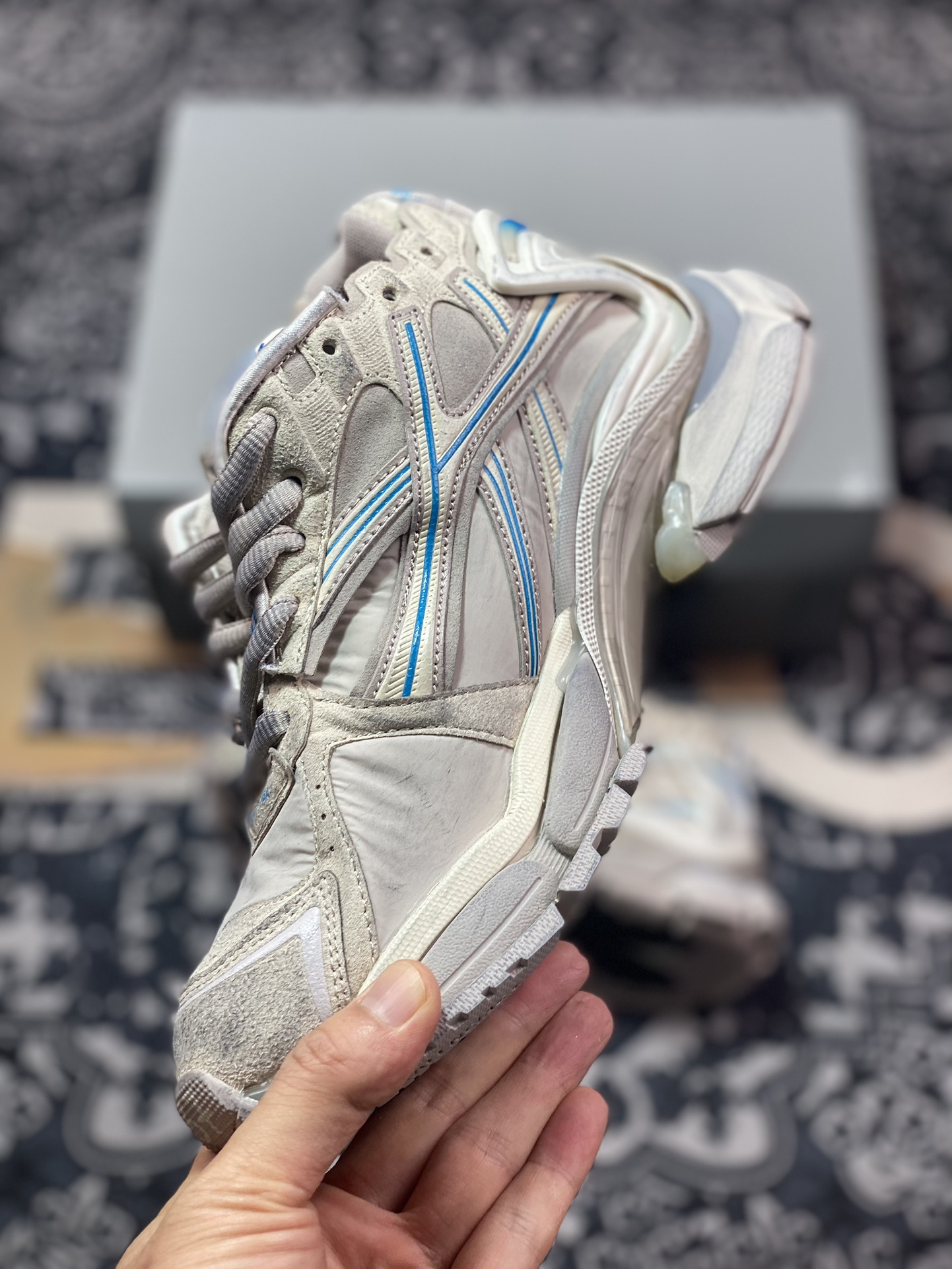 巴黎世家BALENCIAGA Runner Sneaker”Khaki/Blue”2.0慢跑鞋“2.0解构破坏卡其浅蓝”772774 W3RNY 2240