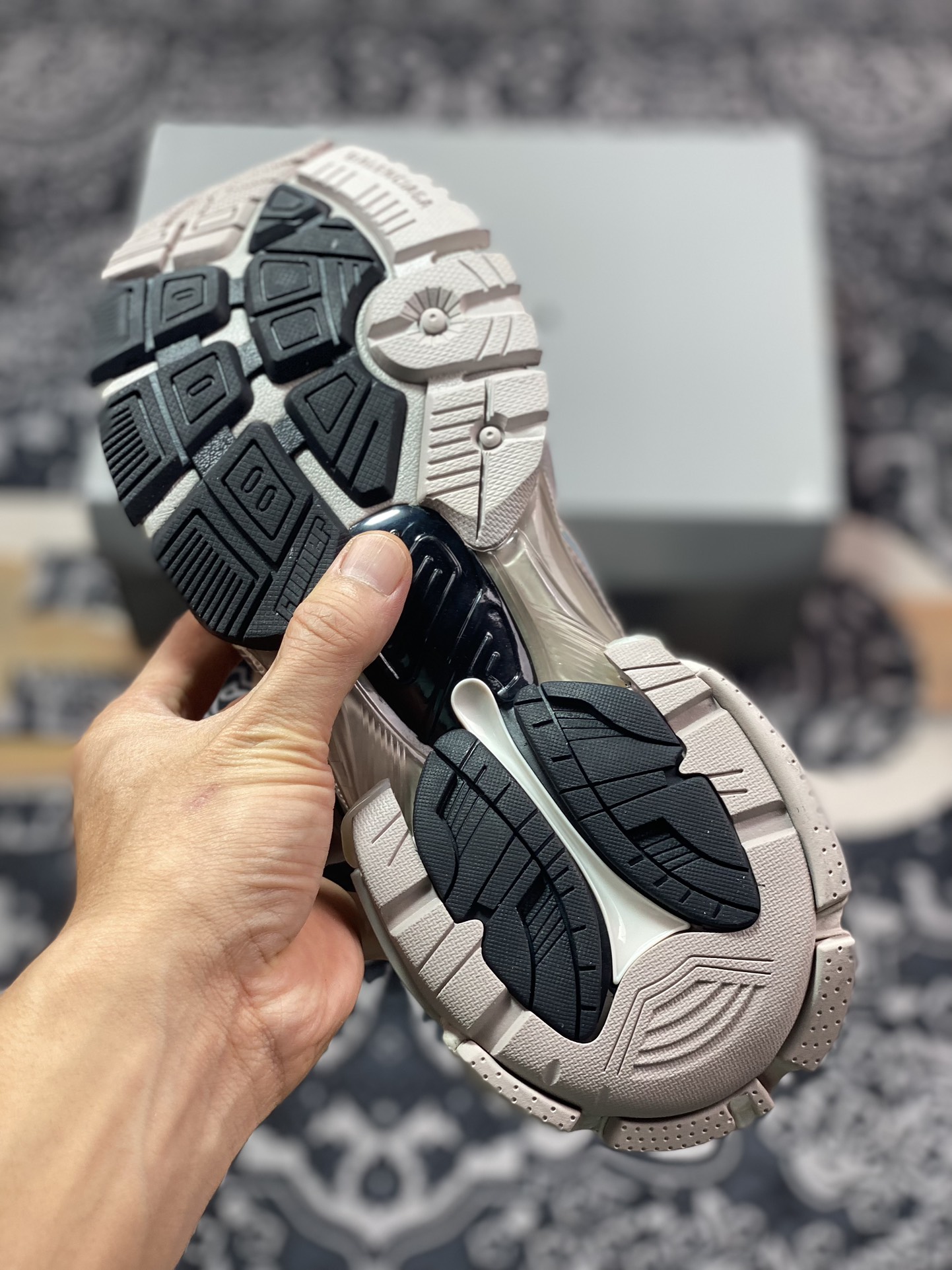 巴黎世家BALENCIAGA Runner Sneaker”Khaki/Blue”2.0慢跑鞋“2.0解构破坏卡其浅蓝”772774 W3RNY 2240