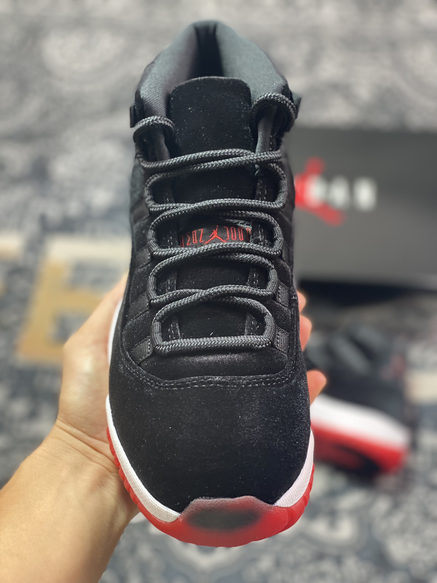 优选 原装级别 Air Jordan 11 WMNS “Bred Velvet” Rumored to Release Holiday 2024 黑红反毛皮色 DB5457-061