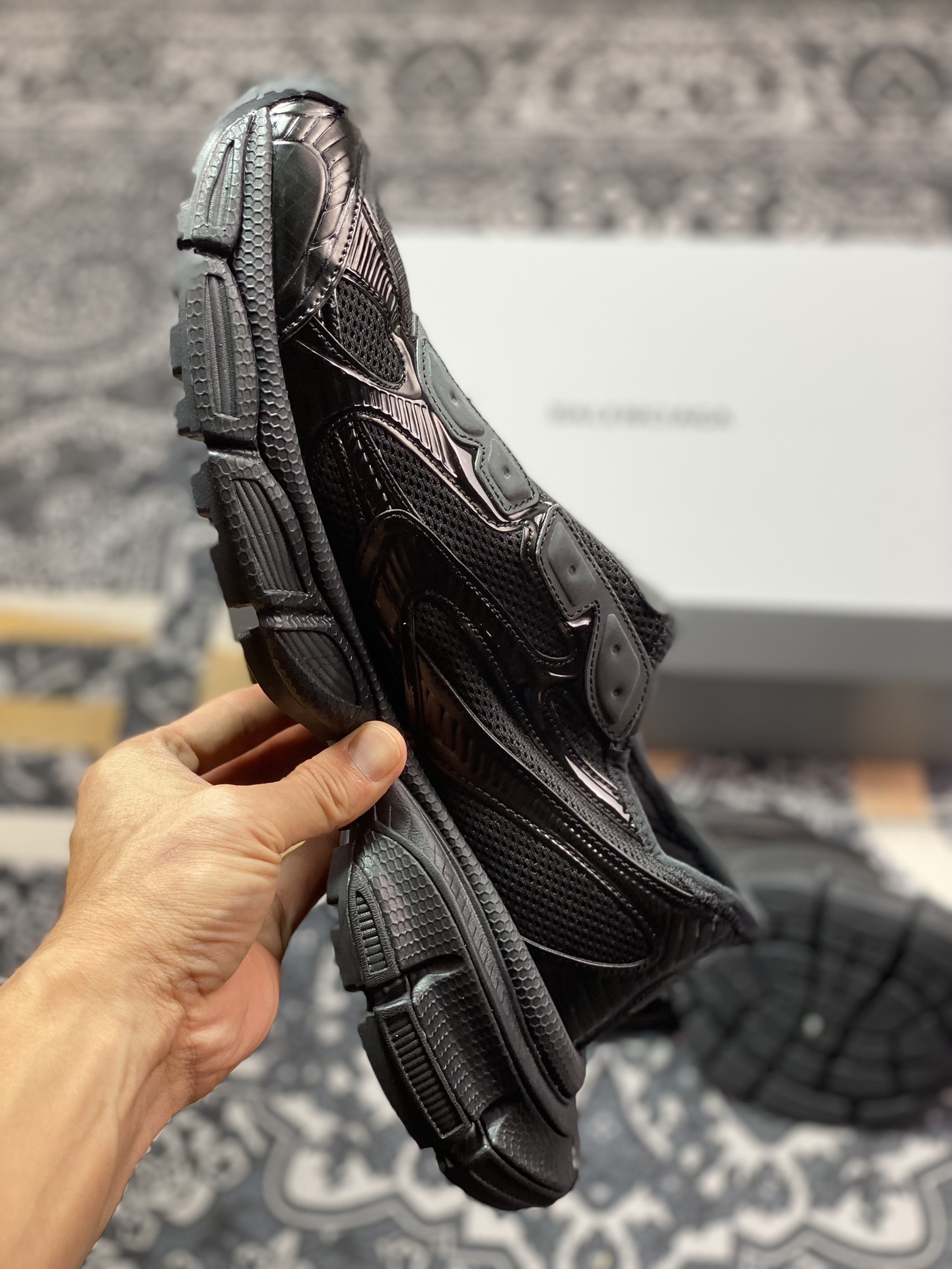 巴黎世家BALENCIAGA 3XL Sneakers 3+系列低帮慢跑鞋“网织黑武士”798531 W3XSO 1000