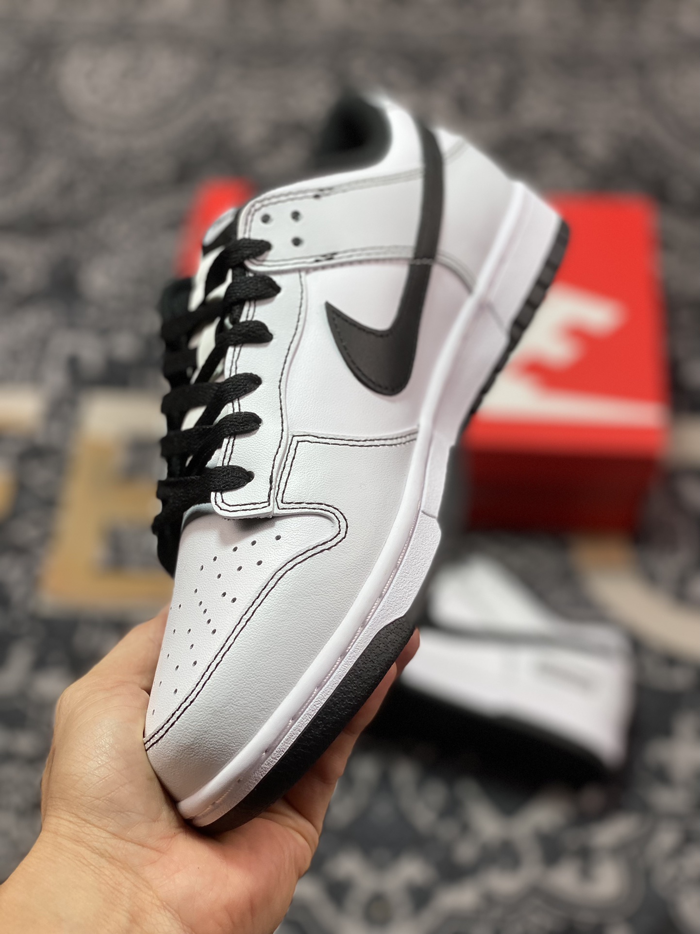 耐克Nike By You SB Dunk Low Retro SP扣篮系列低帮休闲运动滑板板鞋“皮革白黑线条熊猫”DD1391-100