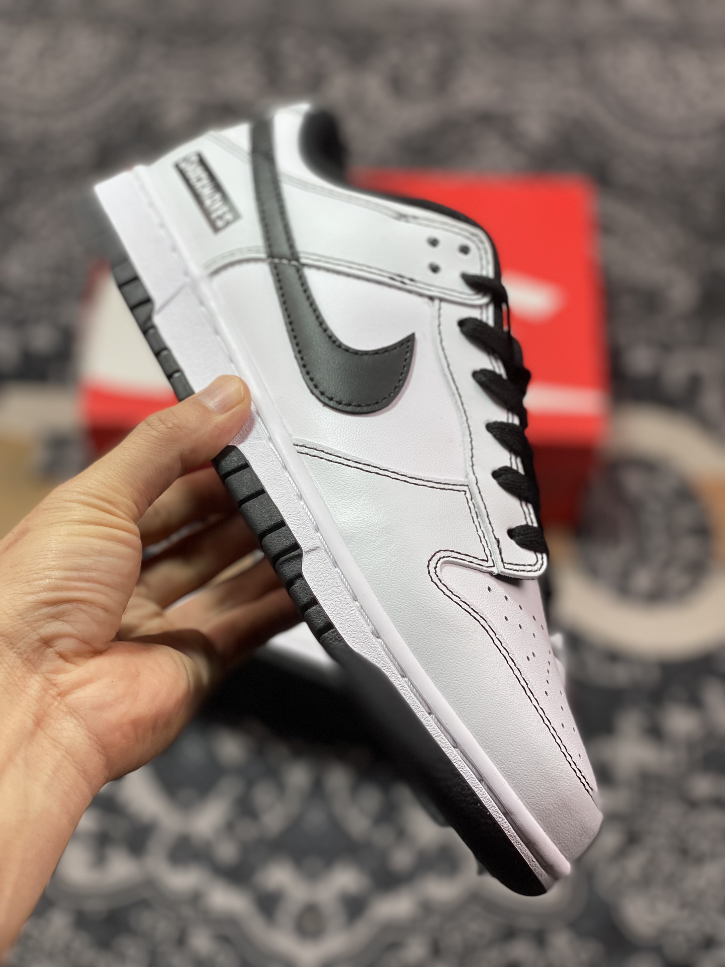 耐克Nike By You SB Dunk Low Retro SP扣篮系列低帮休闲运动滑板板鞋“皮革白黑线条熊猫”DD1391-100