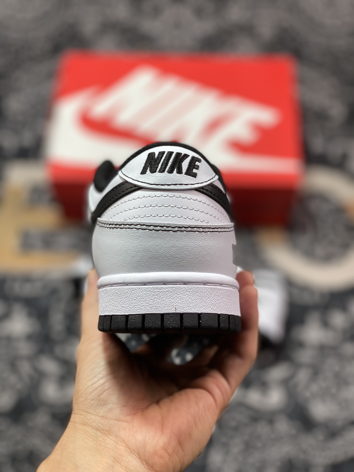 耐克Nike By You SB Dunk Low Retro SP扣篮系列低帮休闲运动滑板板鞋“皮革白黑线条熊猫”DD1391-100