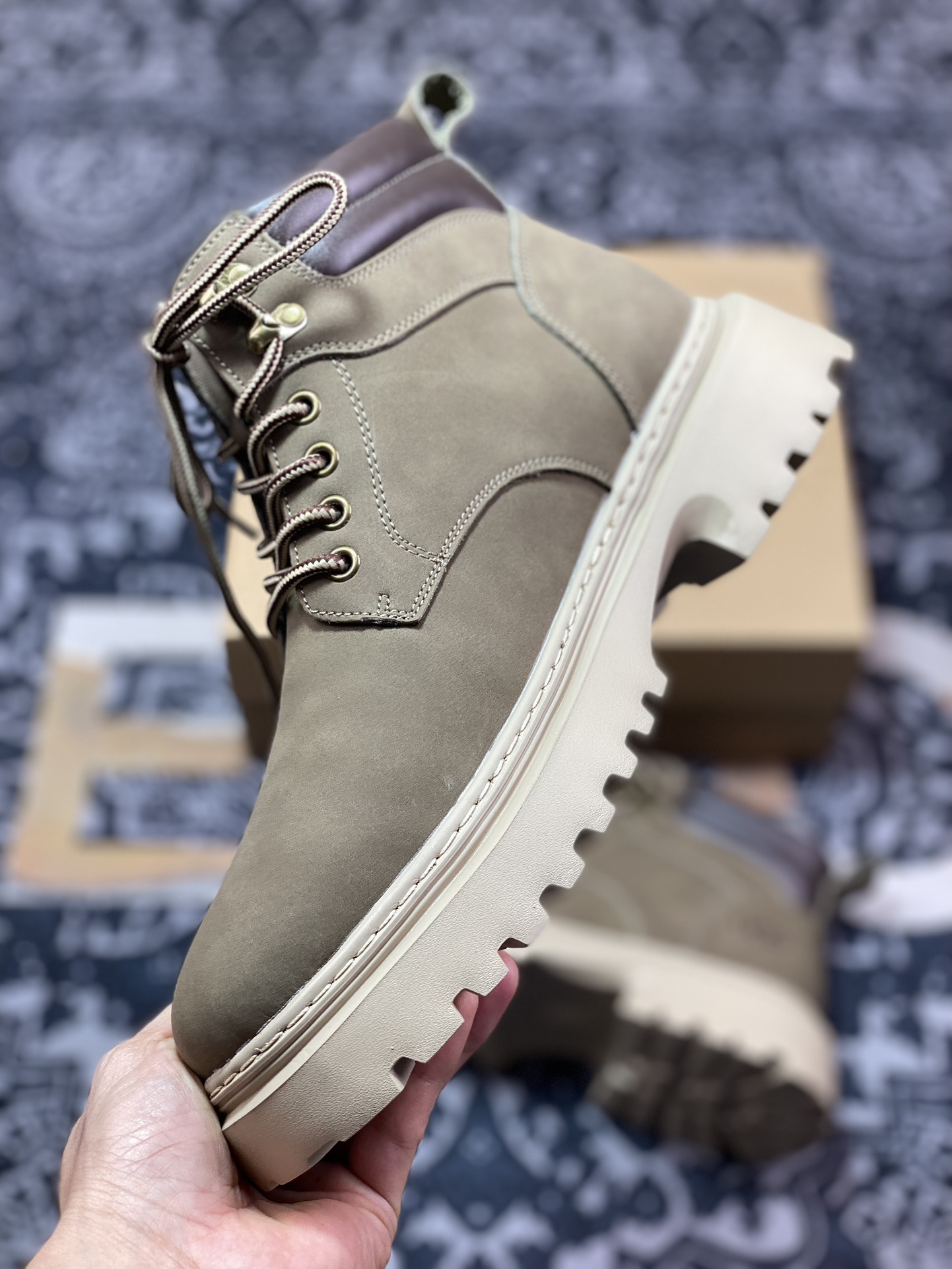 UGG M Tasman Weather Hybrid 塔斯曼混合系列中帮厚底轻量休闲马丁靴