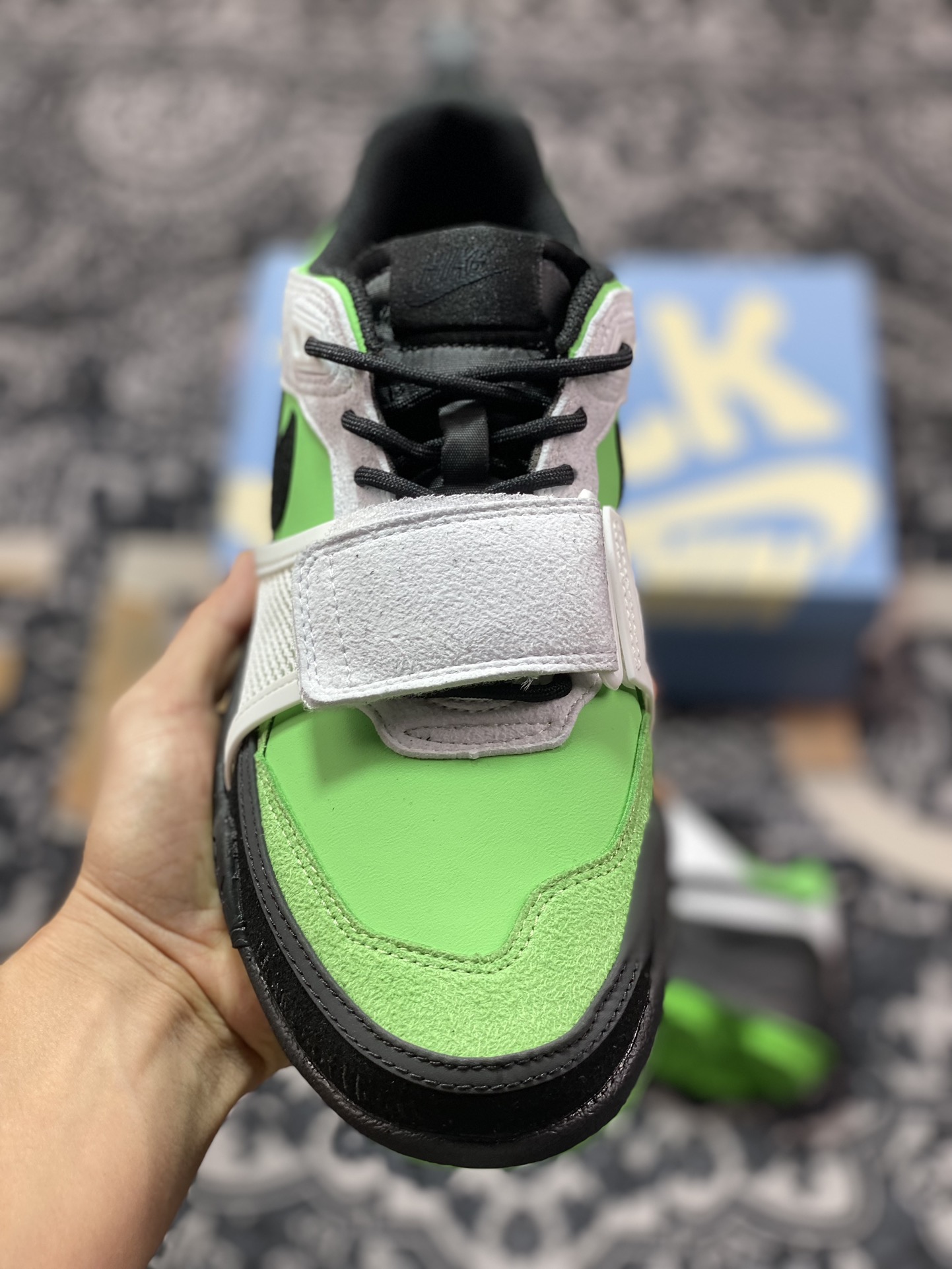 斯科特Travis Scott x Nike Zoom Field Jaxx SP”Volt/White/Black”慢跑鞋“TS联名荧光绿白黑”HQ3061-104