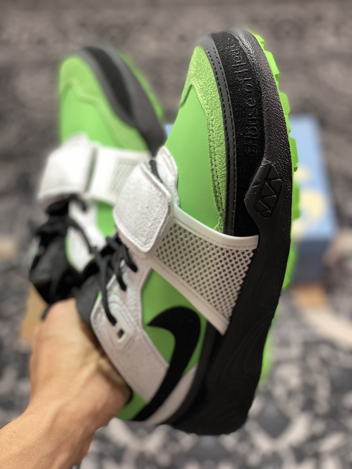 斯科特Travis Scott x Nike Zoom Field Jaxx SP”Volt/White/Black”慢跑鞋“TS联名荧光绿白黑”HQ3061-104