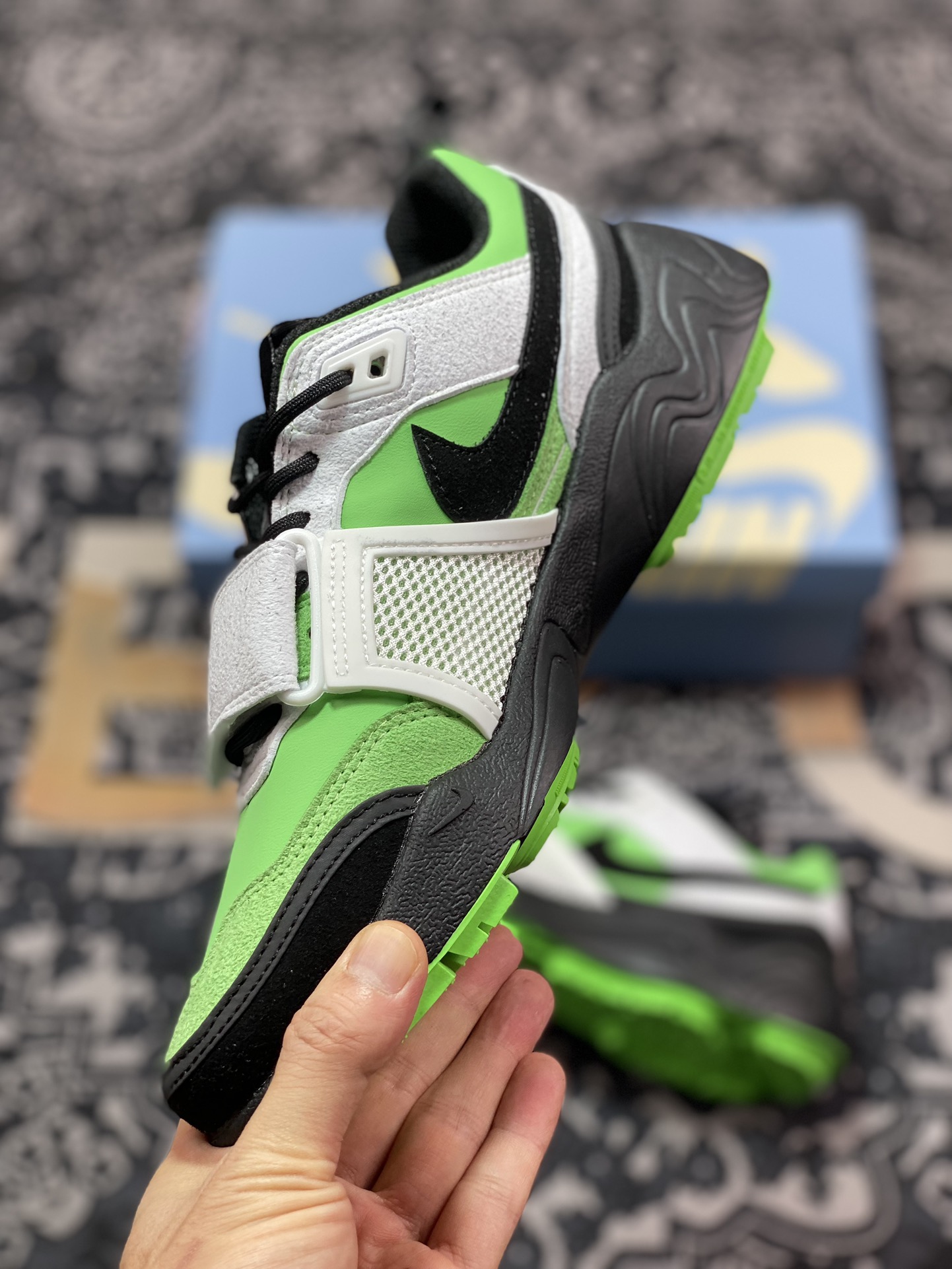 斯科特Travis Scott x Nike Zoom Field Jaxx SP”Volt/White/Black”慢跑鞋“TS联名荧光绿白黑”HQ3061-104