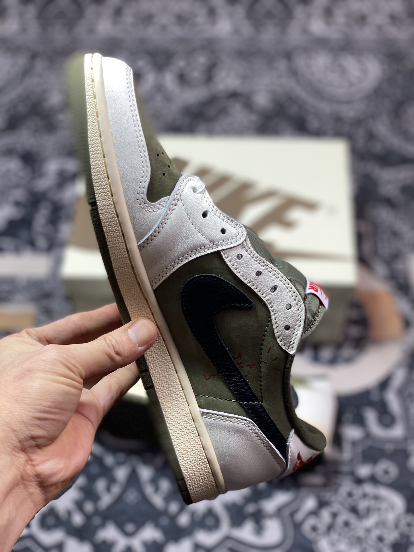 TS x Air Jordan 1 Low ”Medium Olive” 反转橄榄绿 DM7866-200