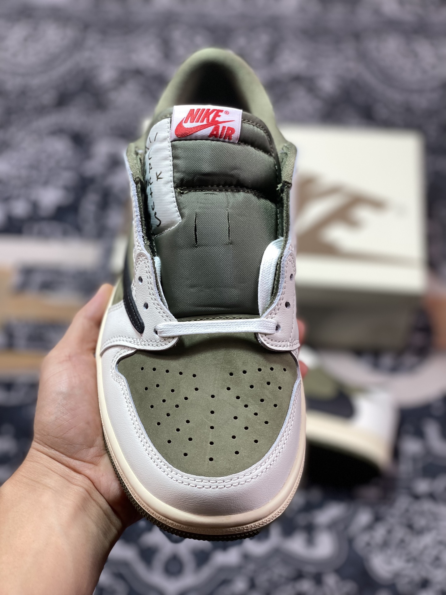 TS x Air Jordan 1 Low ”Medium Olive” 反转橄榄绿 DM7866-200