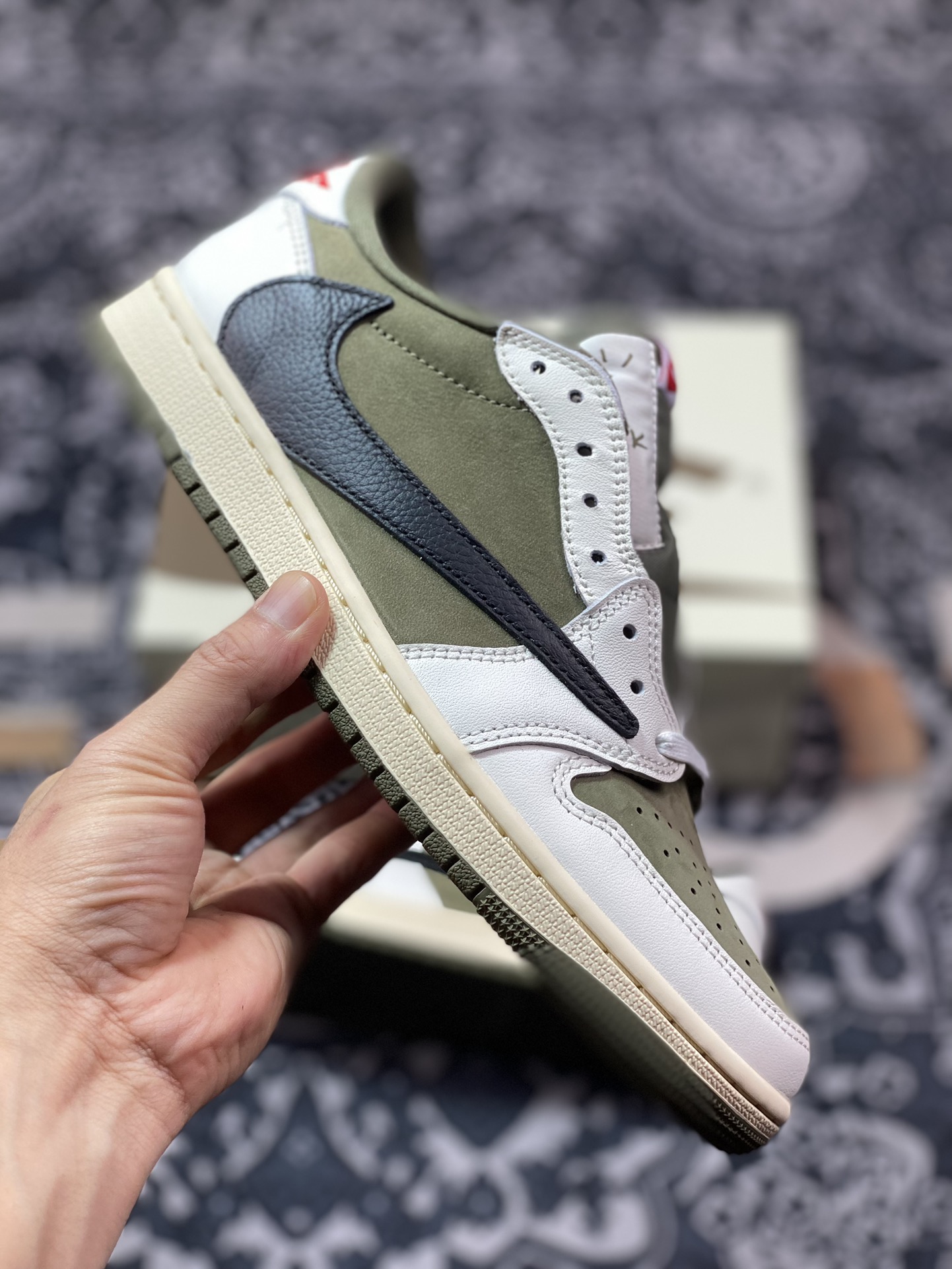 TS x Air Jordan 1 Low ”Medium Olive” 反转橄榄绿 DM7866-200