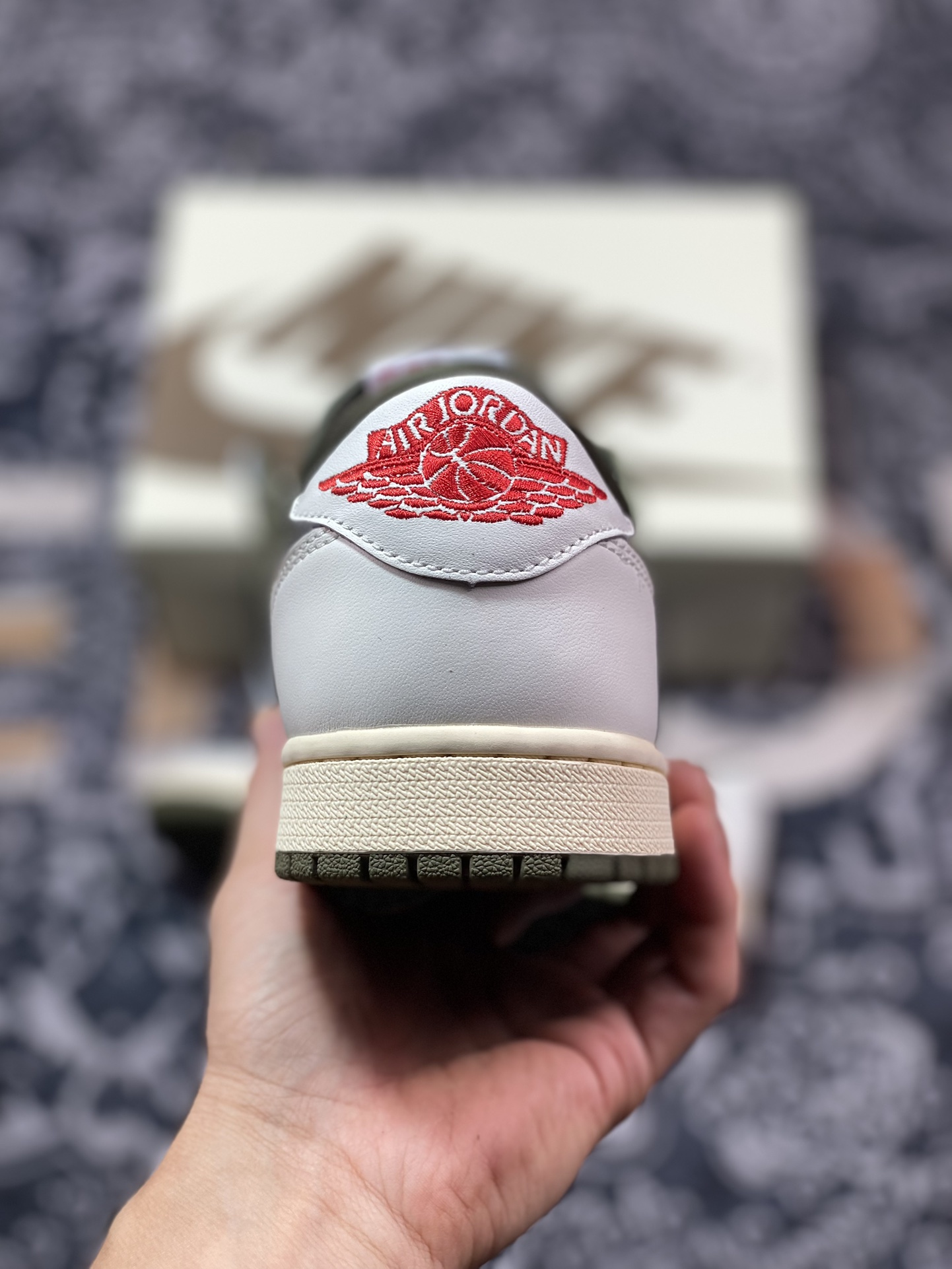 TS x Air Jordan 1 Low ”Medium Olive” 反转橄榄绿 DM7866-200