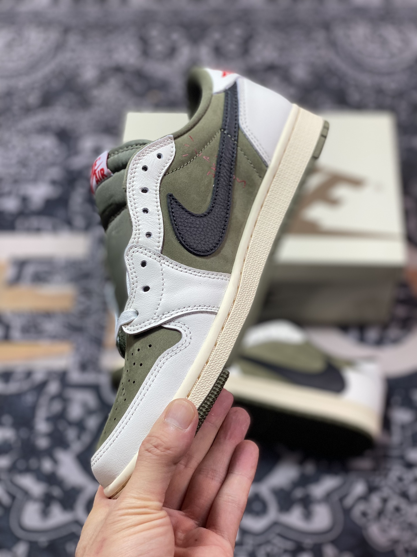 TS x Air Jordan 1 Low ”Medium Olive” 反转橄榄绿 DM7866-200