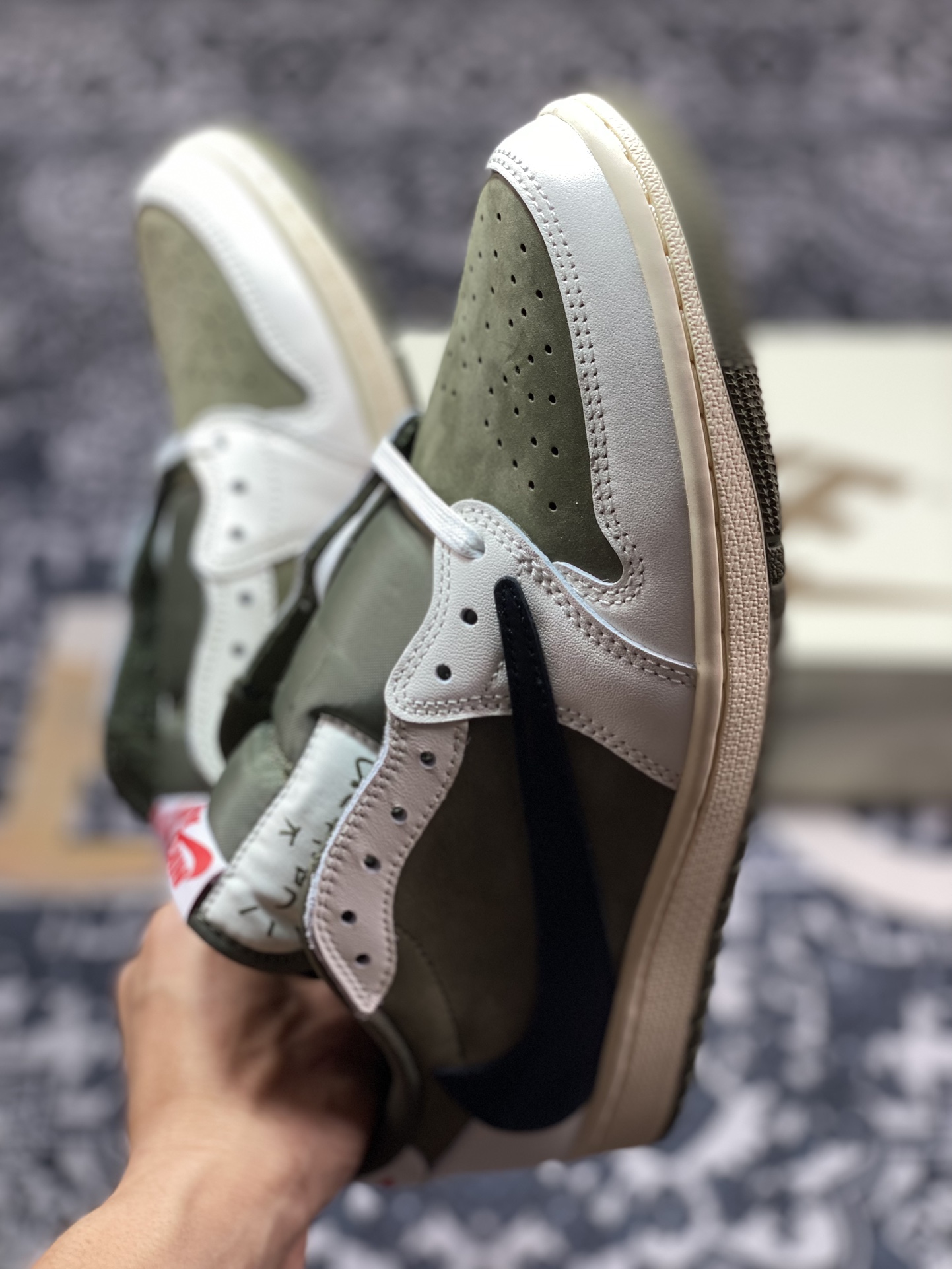 TS x Air Jordan 1 Low ”Medium Olive” 反转橄榄绿 DM7866-200