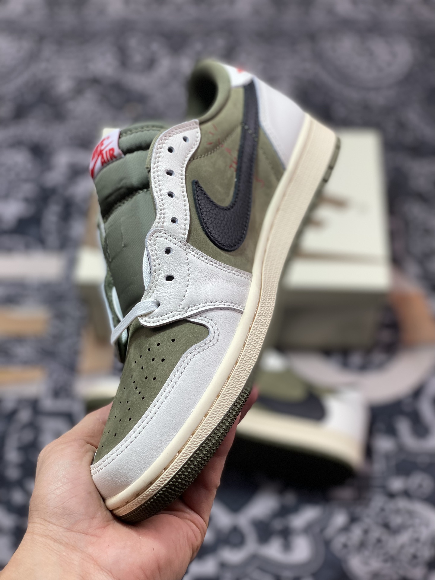 TS x Air Jordan 1 Low ”Medium Olive” 反转橄榄绿 DM7866-200