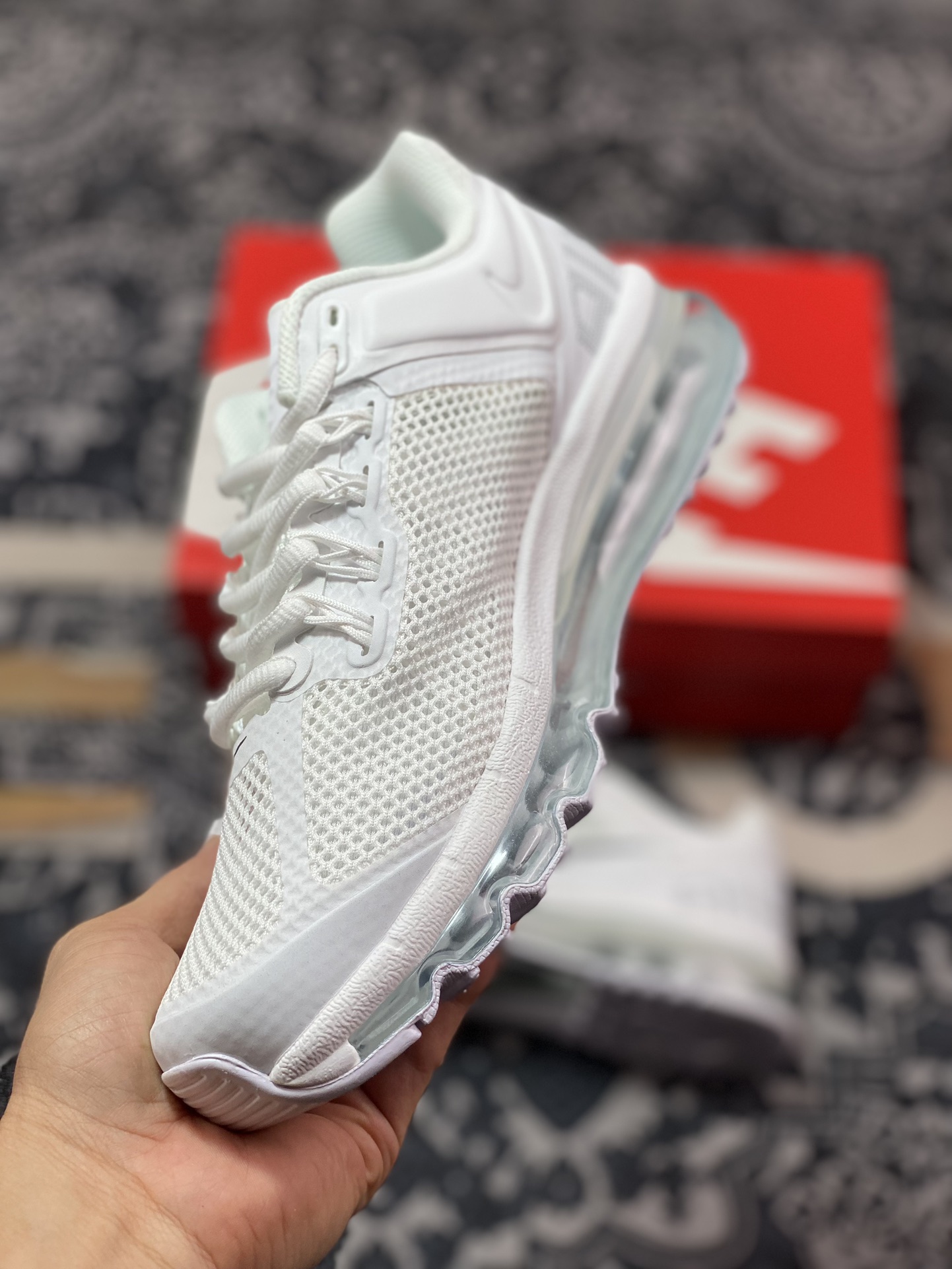 耐克Nike Air Max 2013”White/Black/ Metallic Silver”2013大气垫百搭慢跑鞋“网织白银”HF4884-100