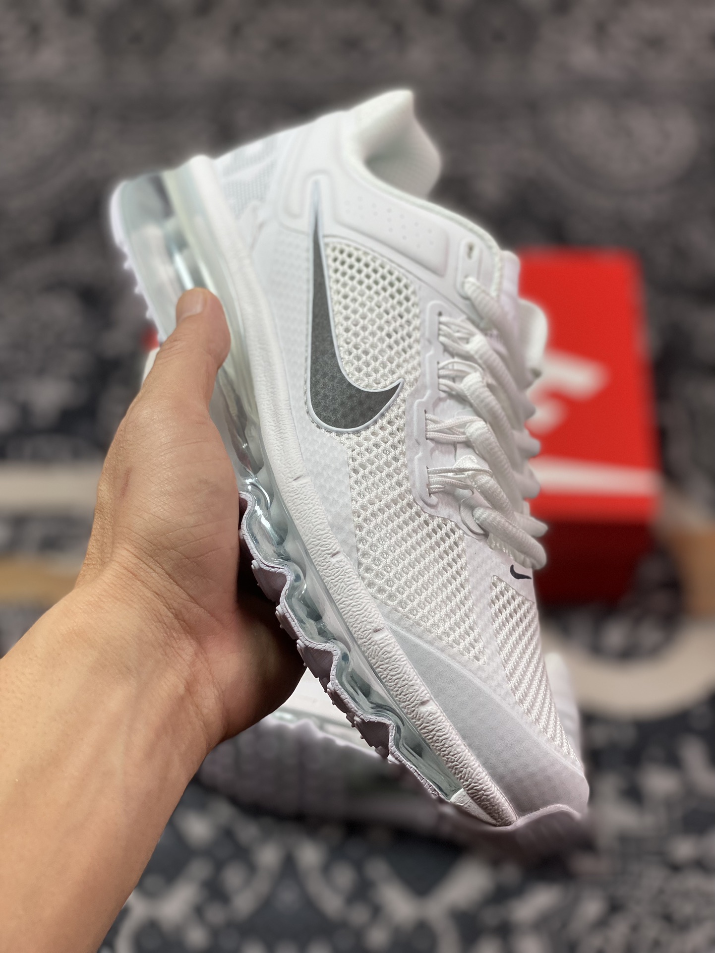 耐克Nike Air Max 2013”White/Black/ Metallic Silver”2013大气垫百搭慢跑鞋“网织白银”HF4884-100