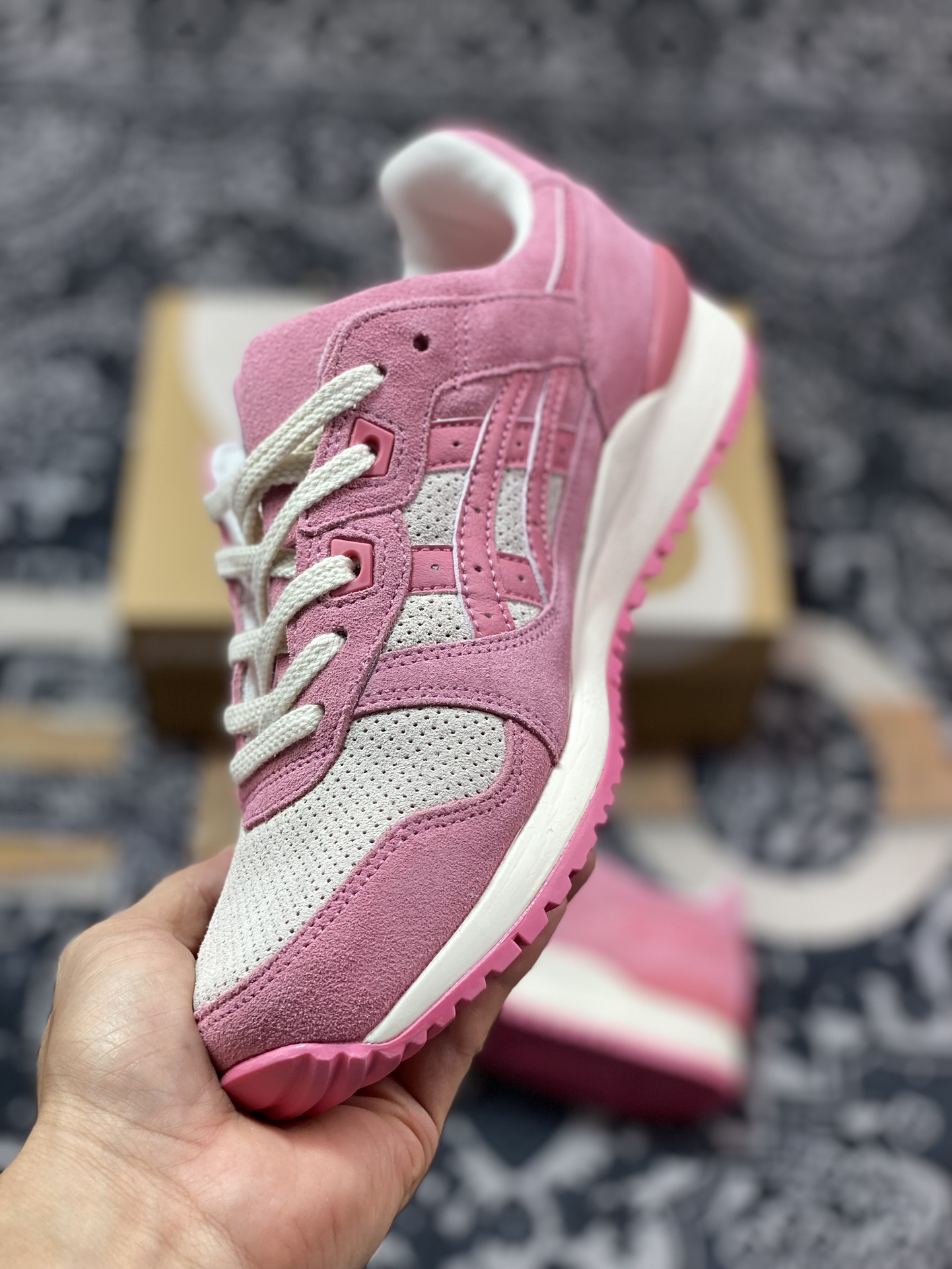 亚瑟士ASICS Gel Lyte III OG”Wood Crepe Blossom”亚瑟士3代系列低帮慢跑鞋“骚粉红”1201A444-701