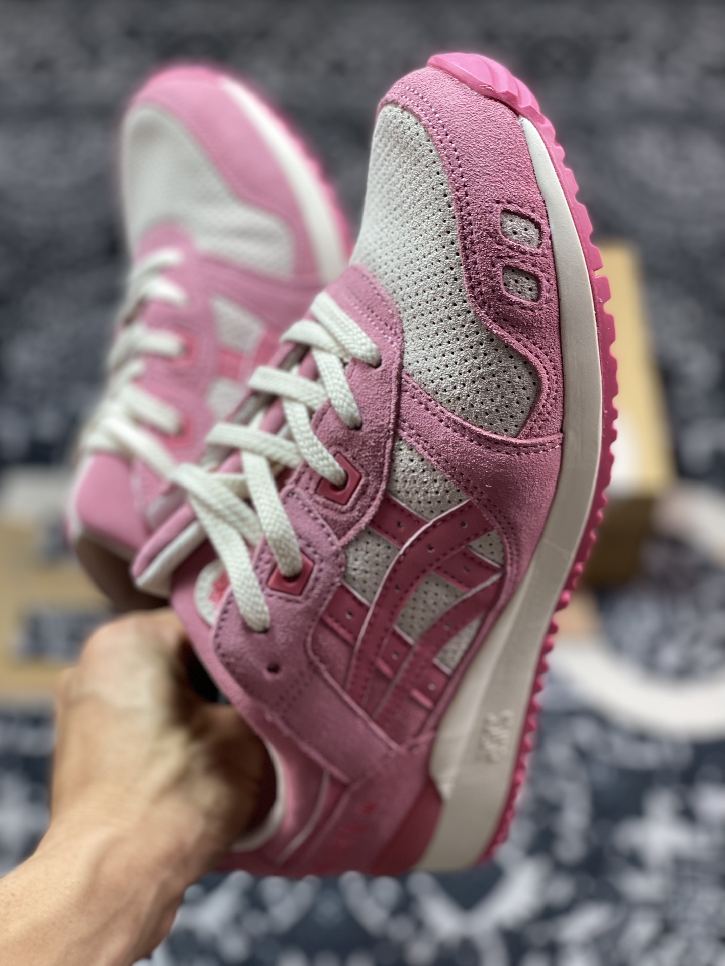 亚瑟士ASICS Gel Lyte III OG”Wood Crepe Blossom”亚瑟士3代系列低帮慢跑鞋“骚粉红”1201A444-701