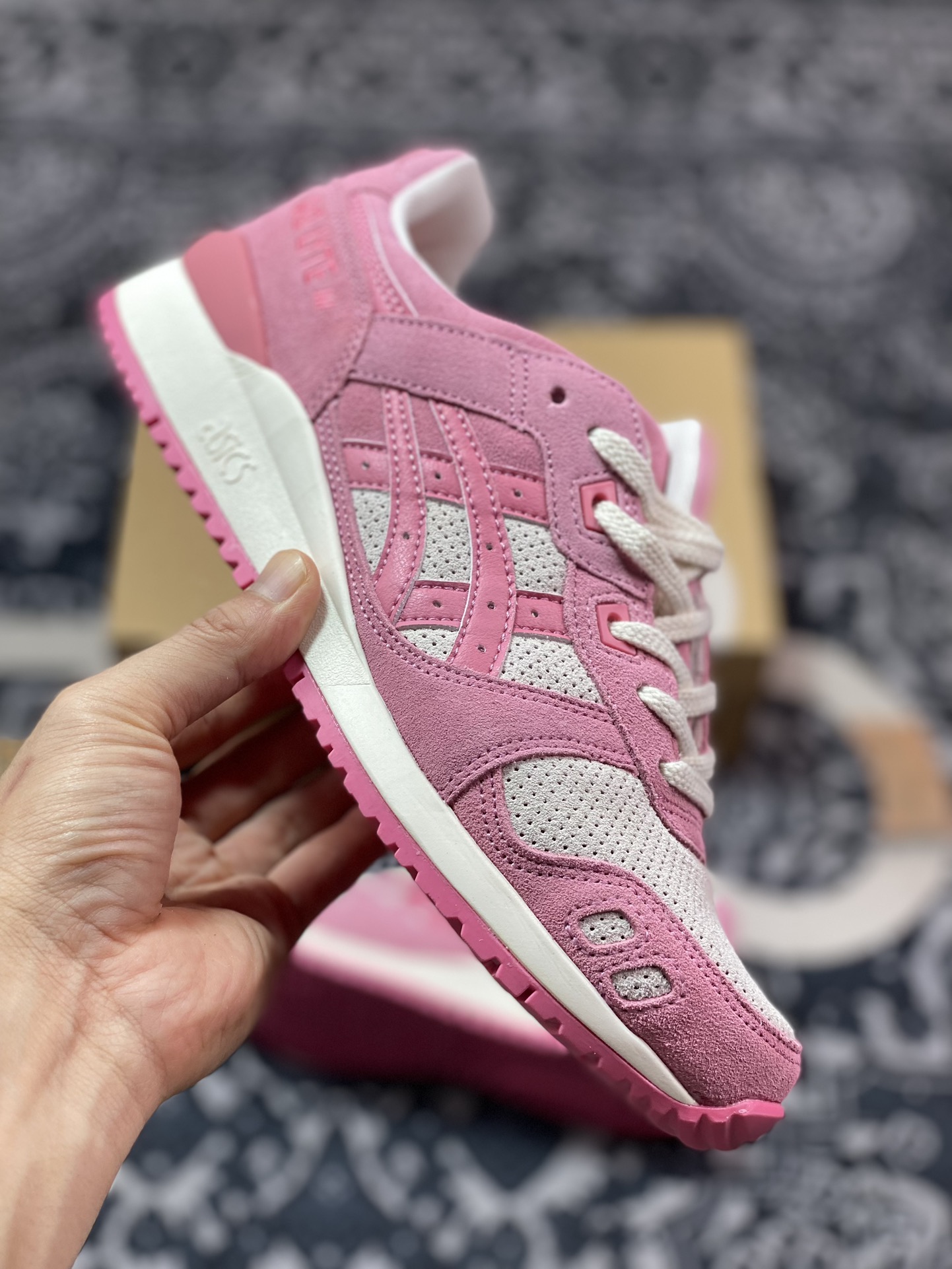 亚瑟士ASICS Gel Lyte III OG”Wood Crepe Blossom”亚瑟士3代系列低帮慢跑鞋“骚粉红”1201A444-701