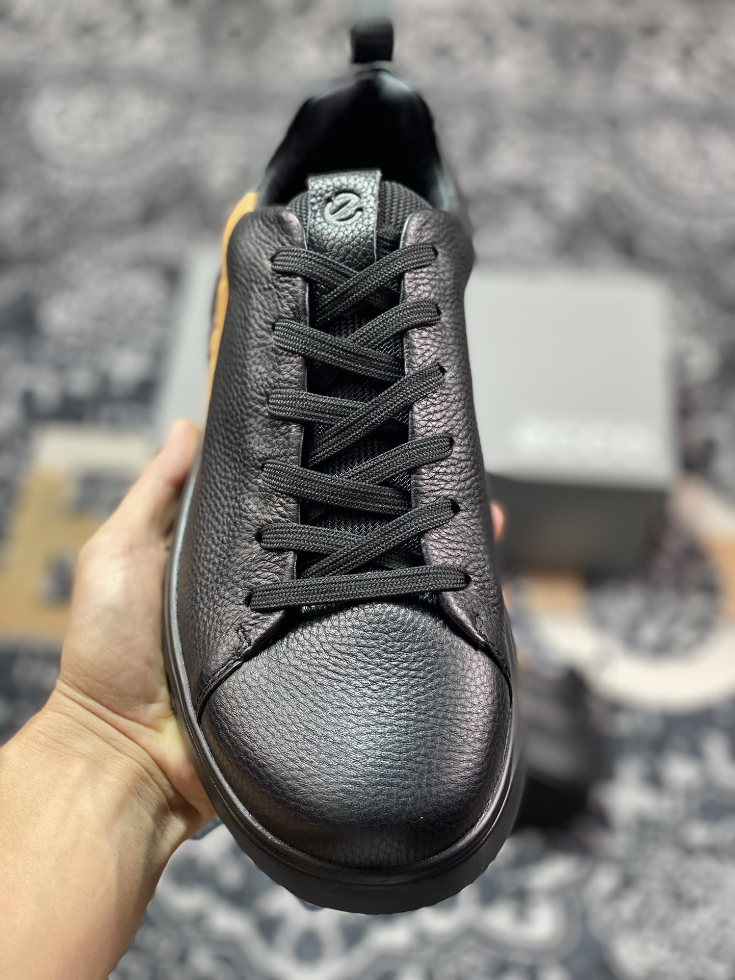 爱步ECCO Men's Street 702 Low 街头702系列低帮休闲运动小白板鞋“荔枝皮黑深棕”520804 51001