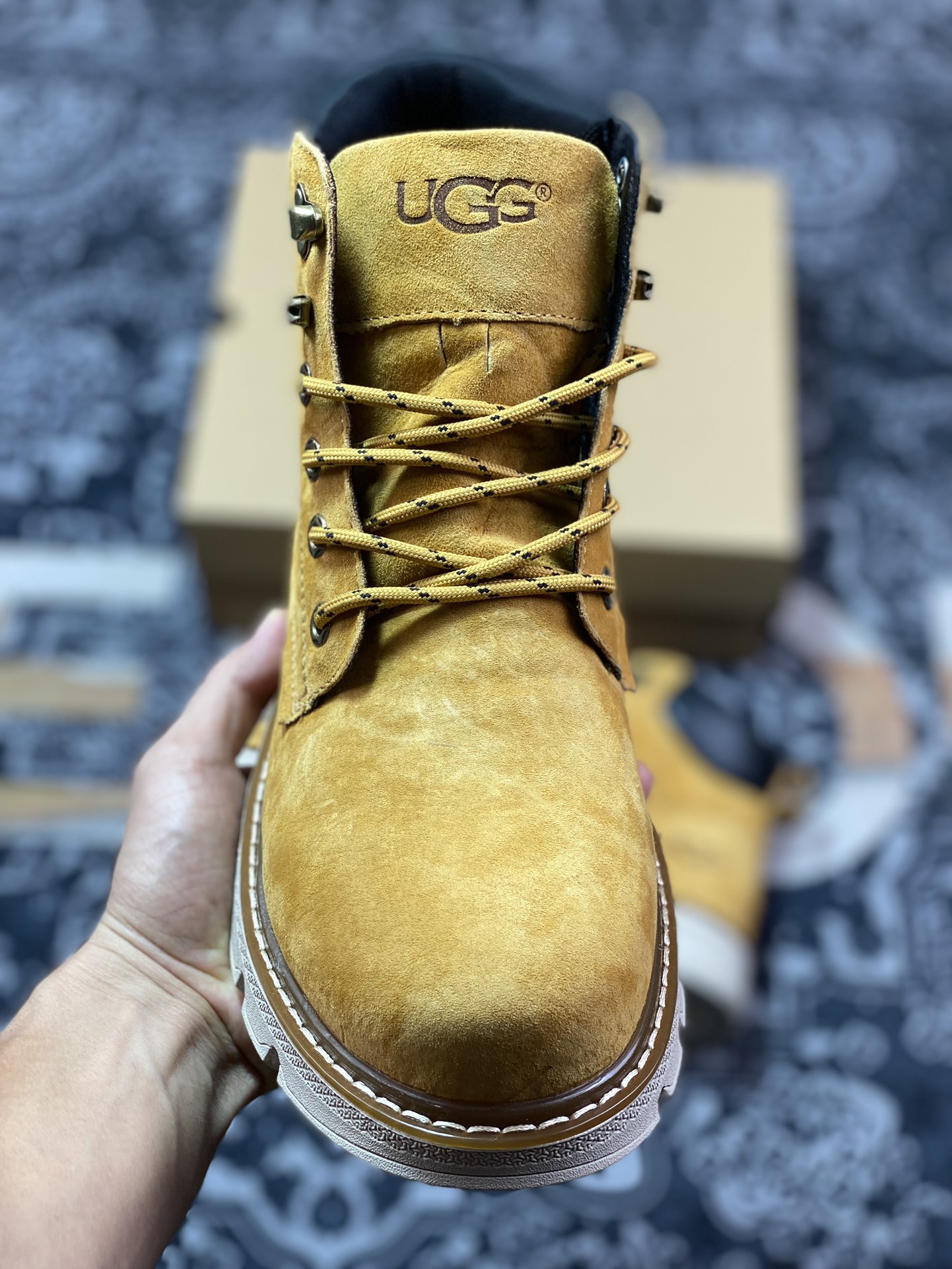 UGG Tasman Weather Hybrid 塔斯曼混合系列中帮轻量休闲马丁靴