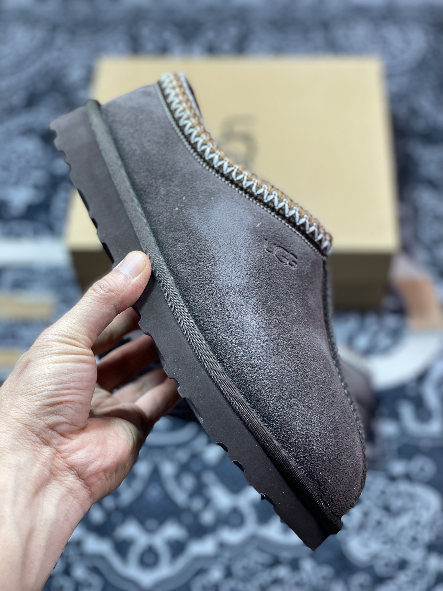 品牌UGG W Leisure Tazz Slipper Chestnut 塔茨系列加厚款穆勒风包头舒适露跟半拖鞋“羚羊棕编织加绒”