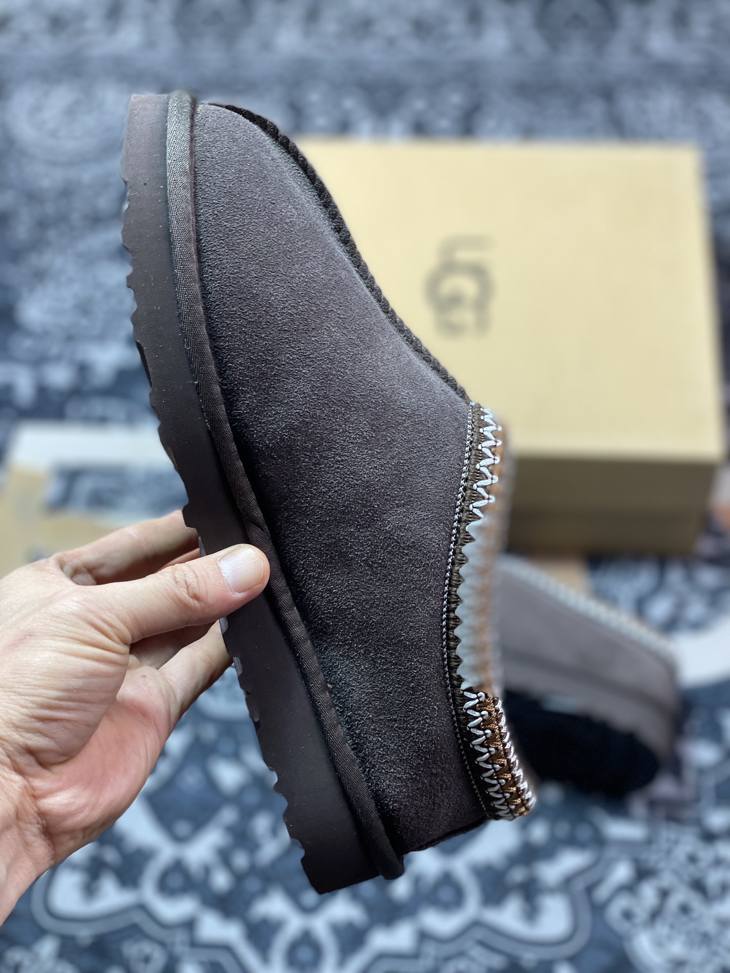 品牌UGG W Leisure Tazz Slipper Chestnut 塔茨系列加厚款穆勒风包头舒适露跟半拖鞋“羚羊棕编织加绒”