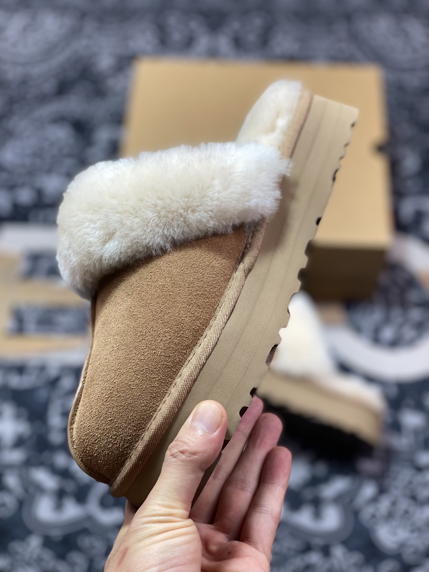 美国轻奢品牌UGG W Disquette Slipper Chestnut 蒂茨库特系列加厚款半拖鞋“可乐深棕加绒”1122550-CHE